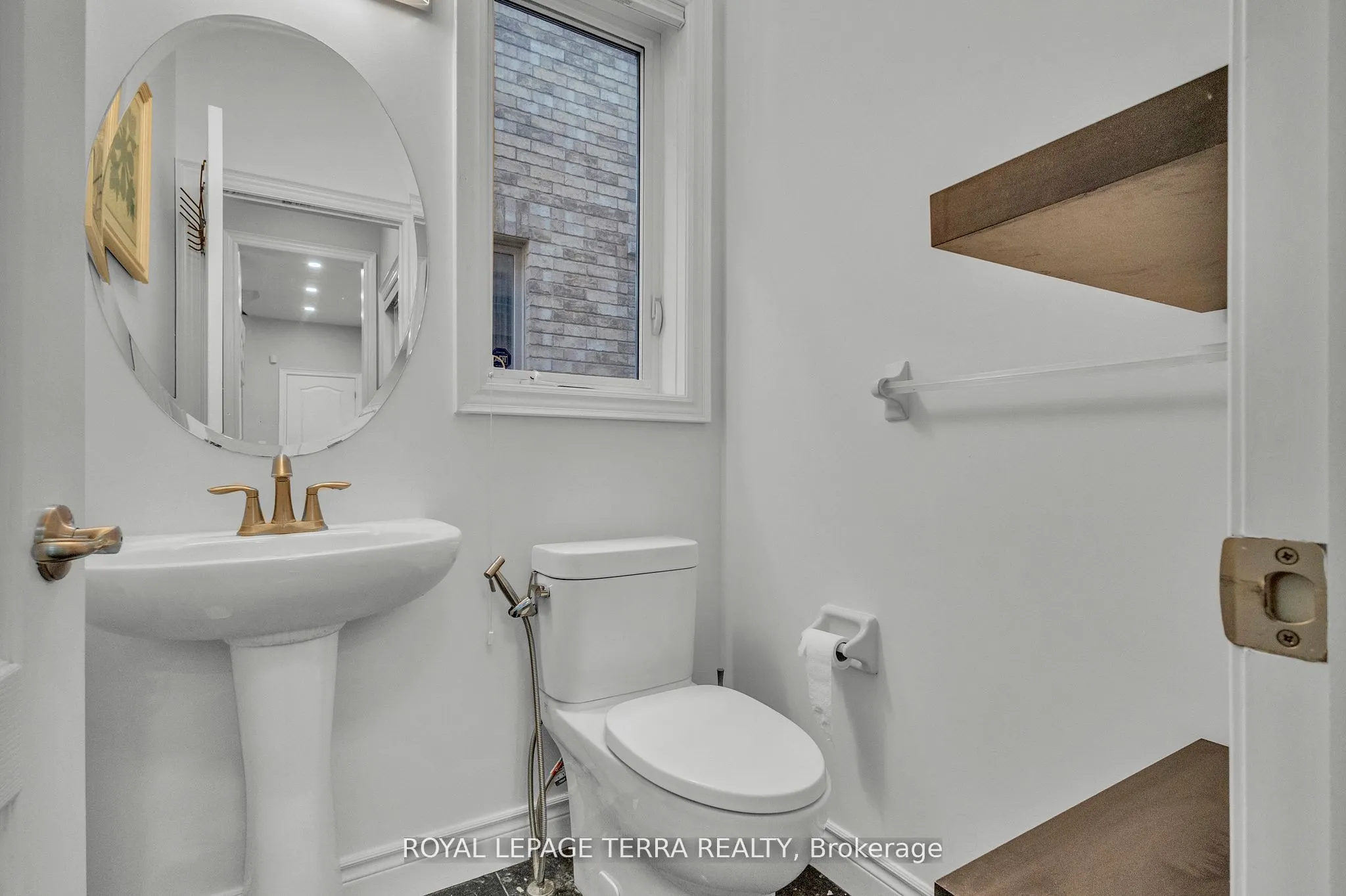 584 Pinery Trail