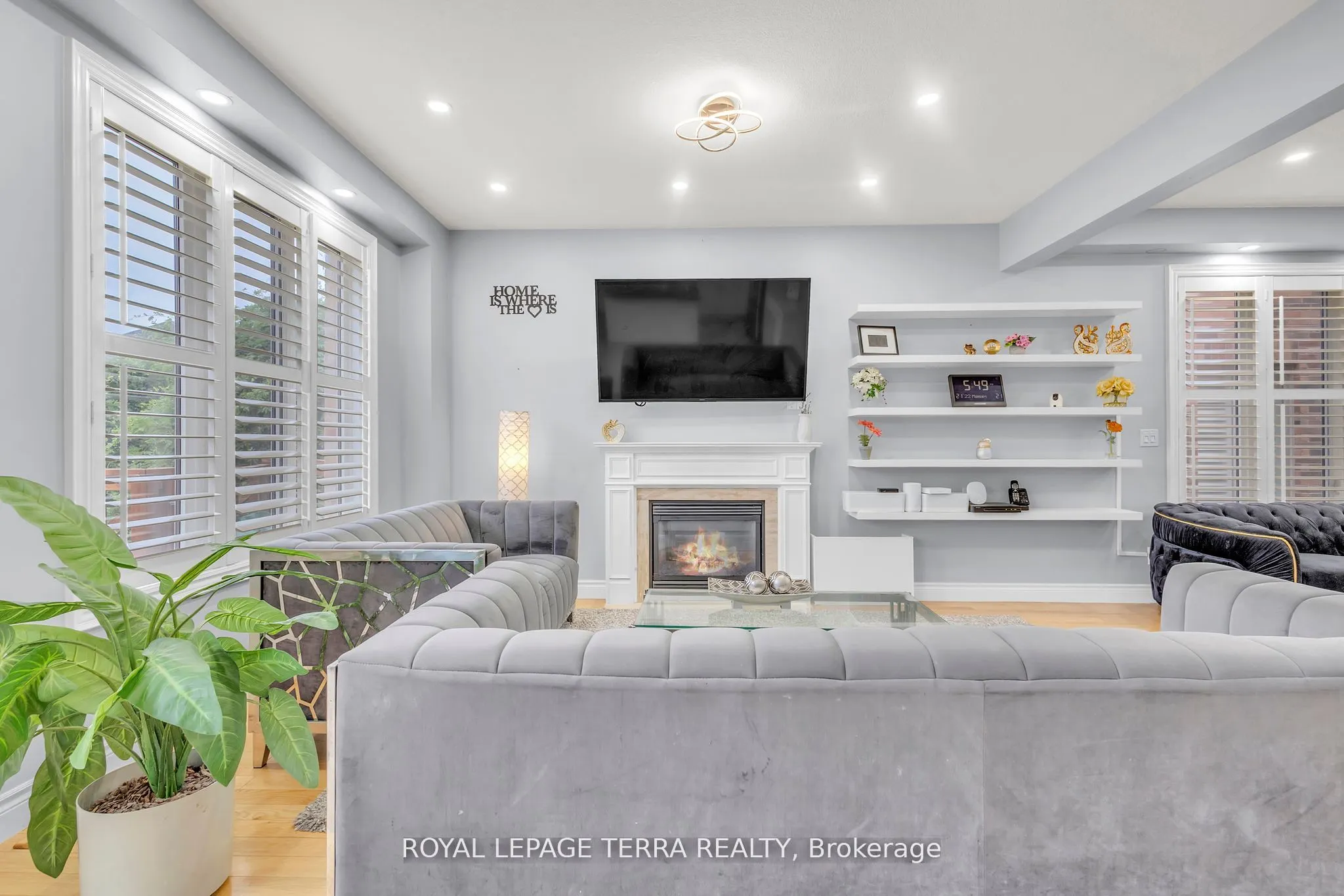 584 Pinery Trail
