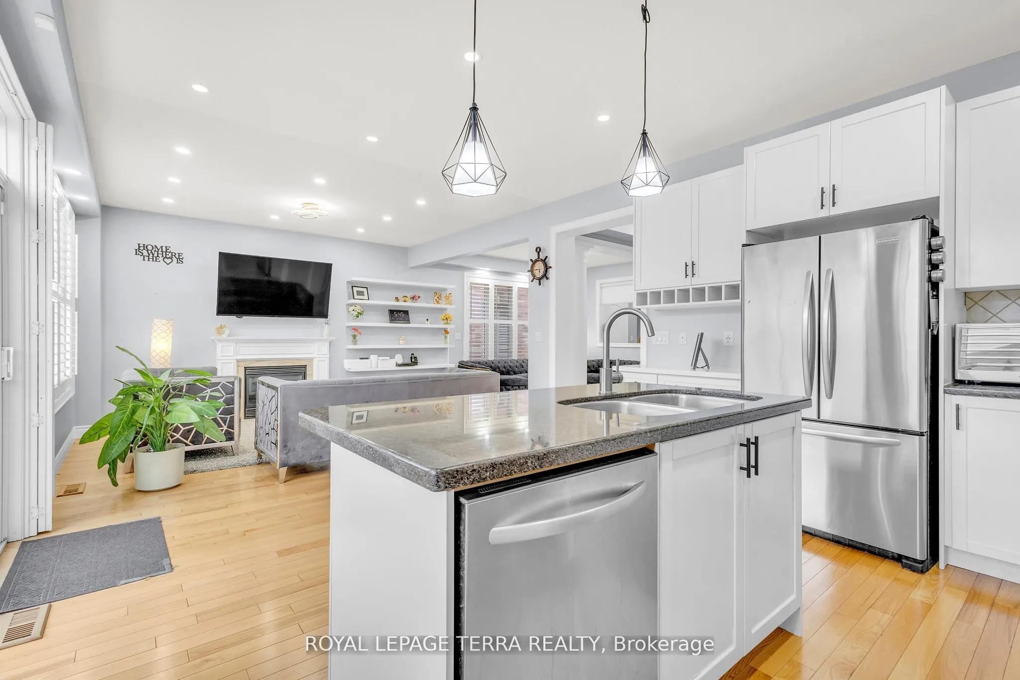 584 Pinery Trail