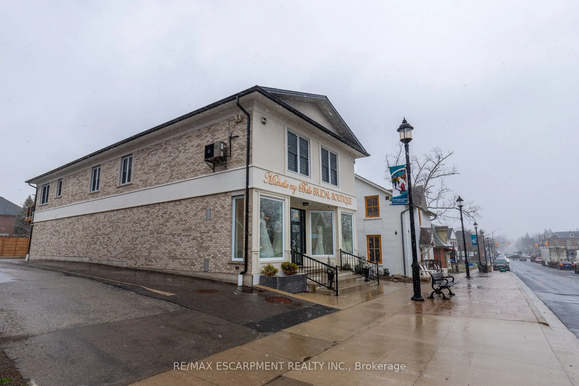 295 Dundas Street E, #LOWER