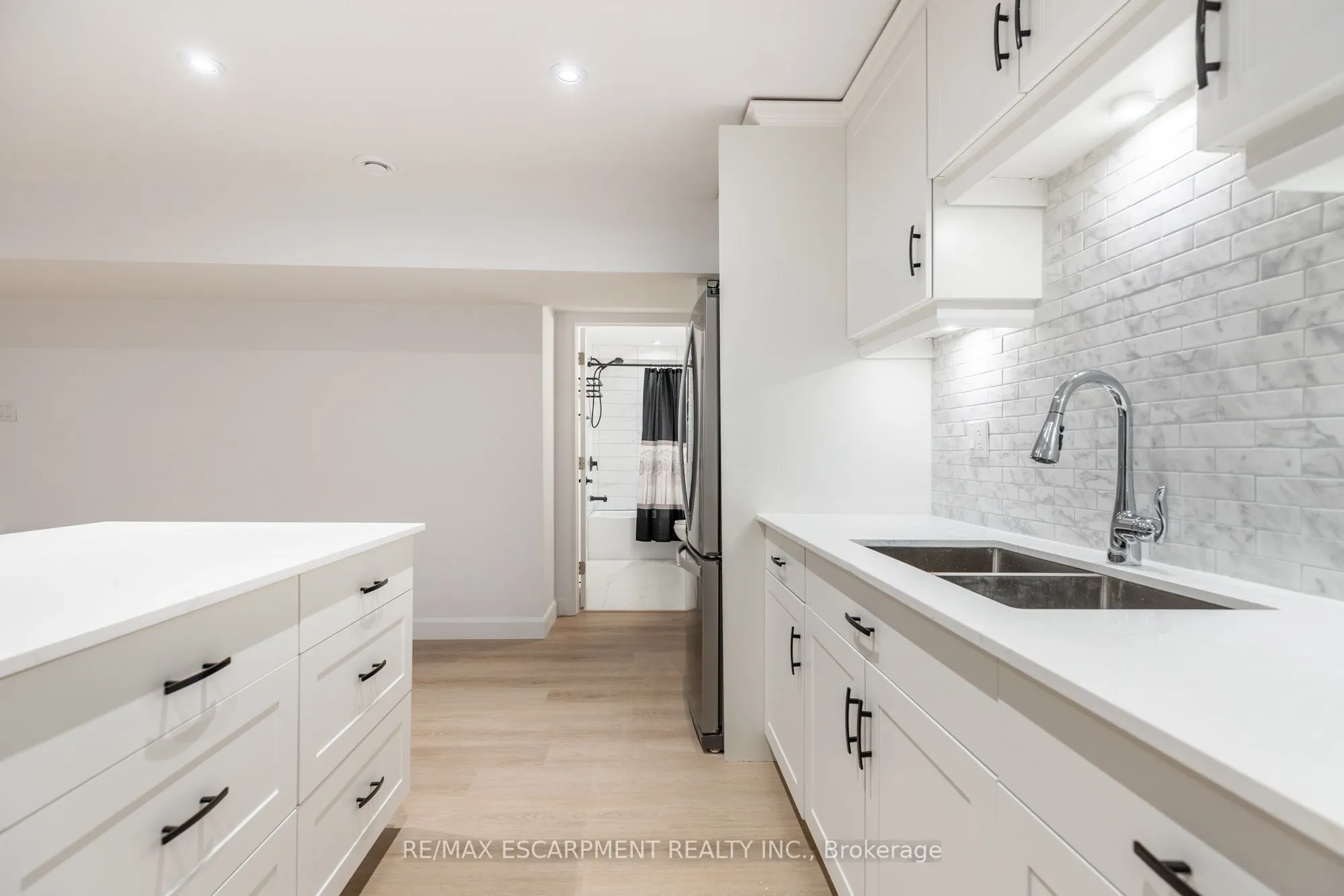 295 Dundas Street E, #LOWER