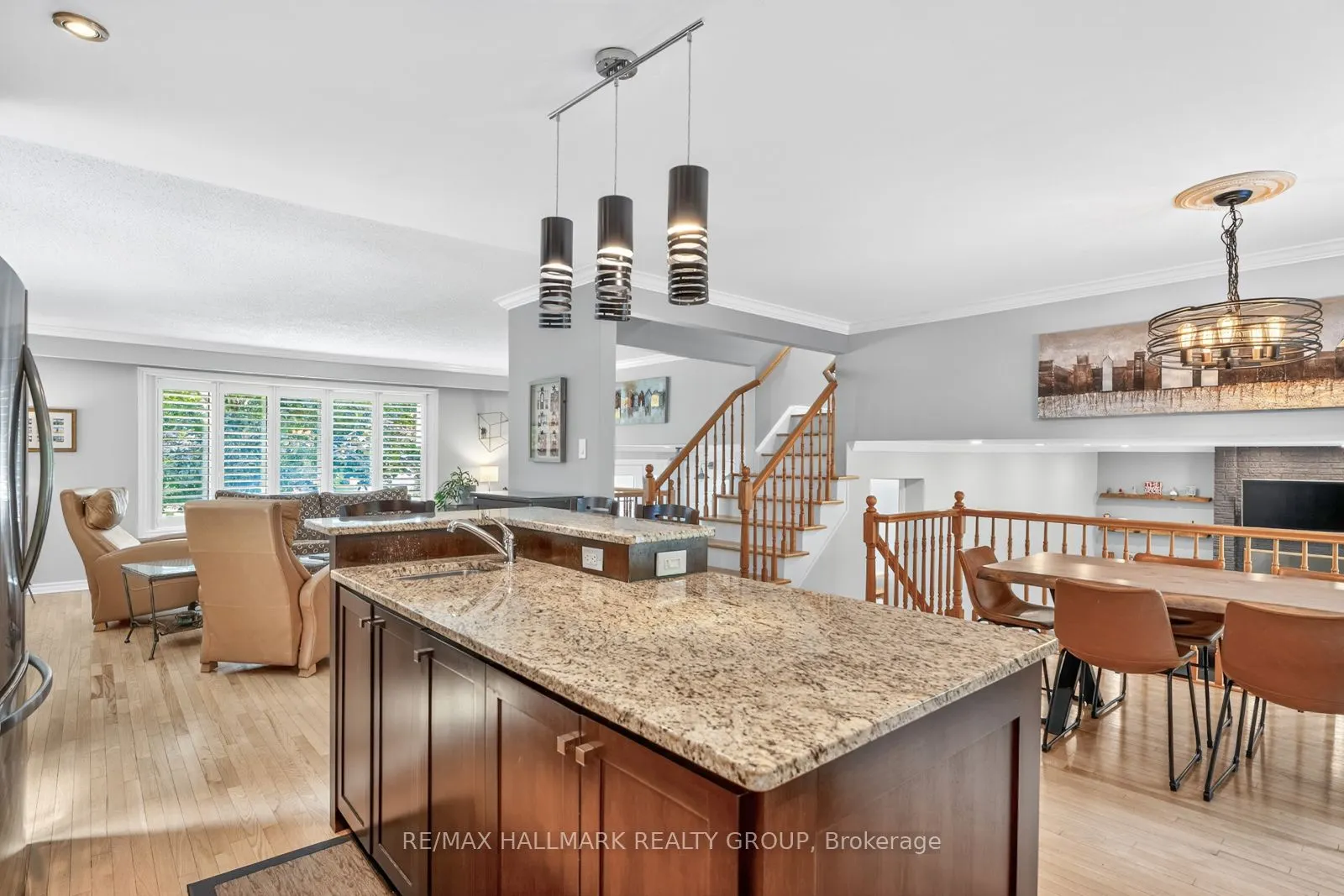 30 Oakhurst Crescent