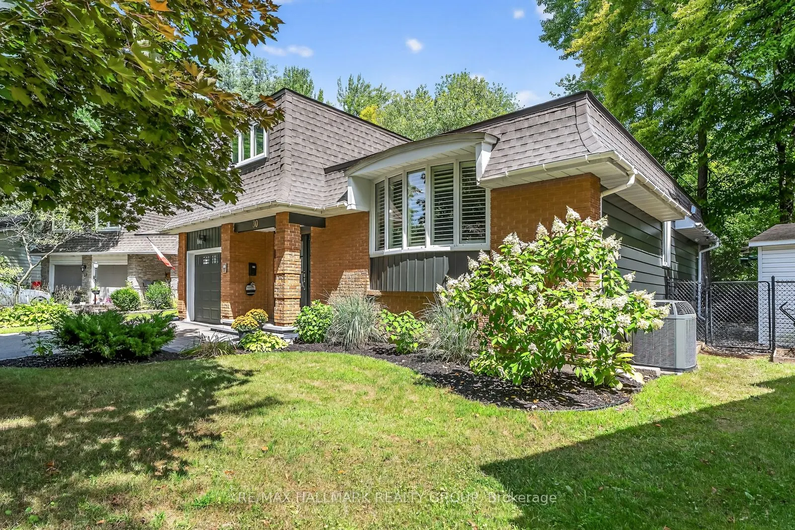30 Oakhurst Crescent