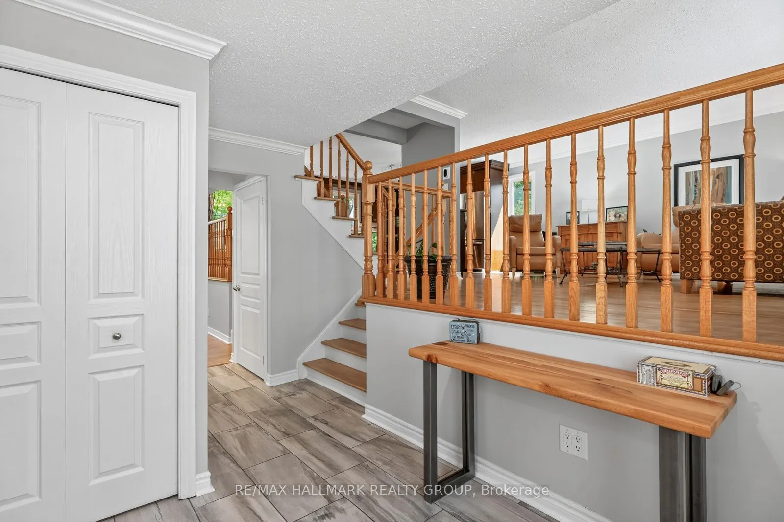 30 Oakhurst Crescent