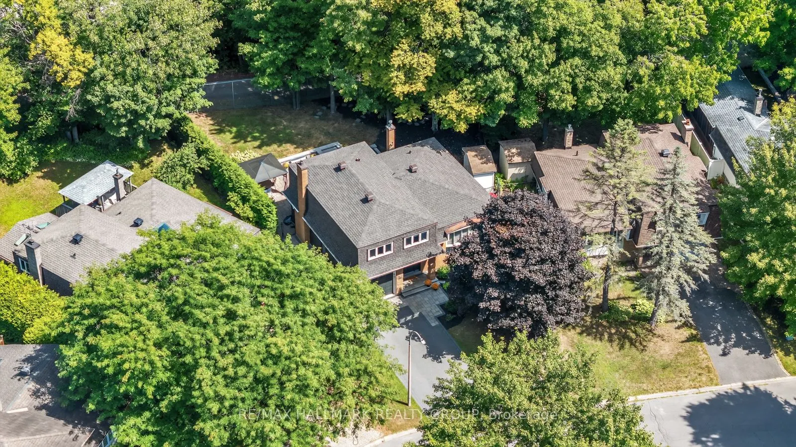 30 Oakhurst Crescent