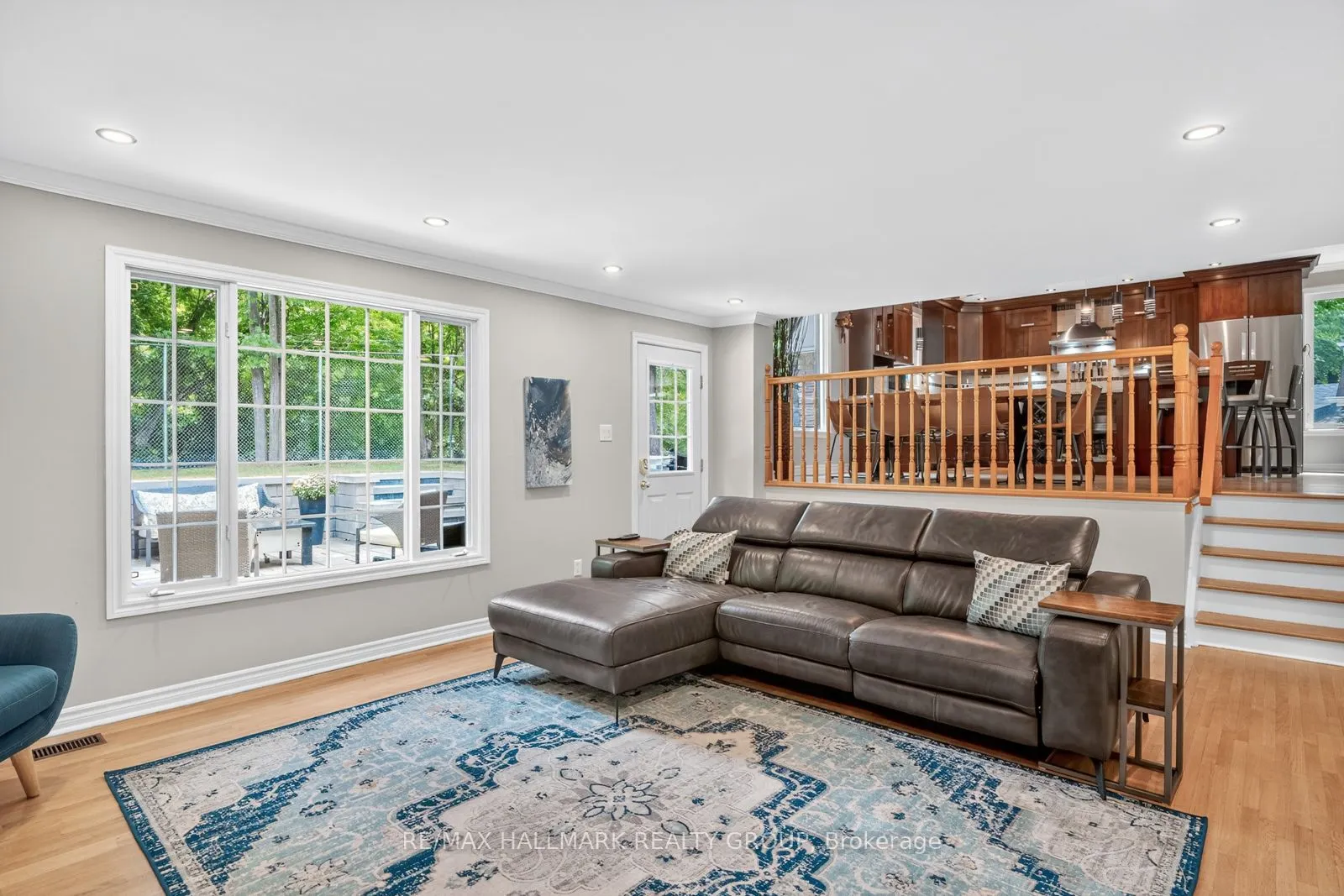 30 Oakhurst Crescent