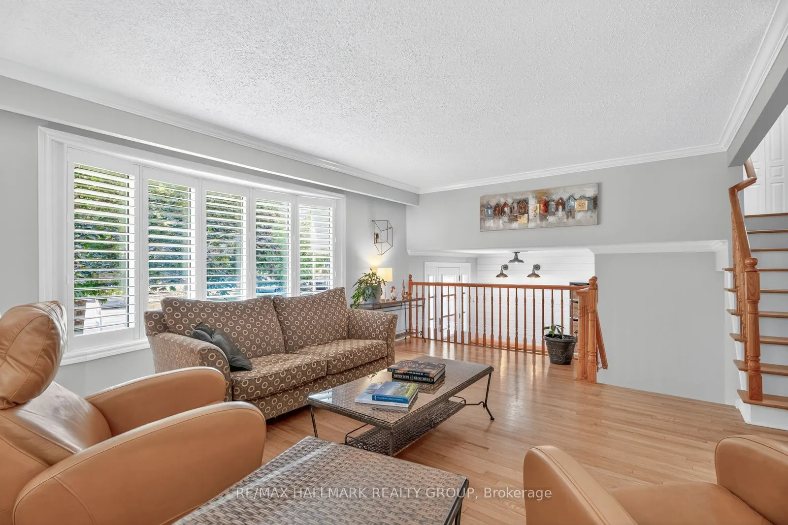 30 Oakhurst Crescent