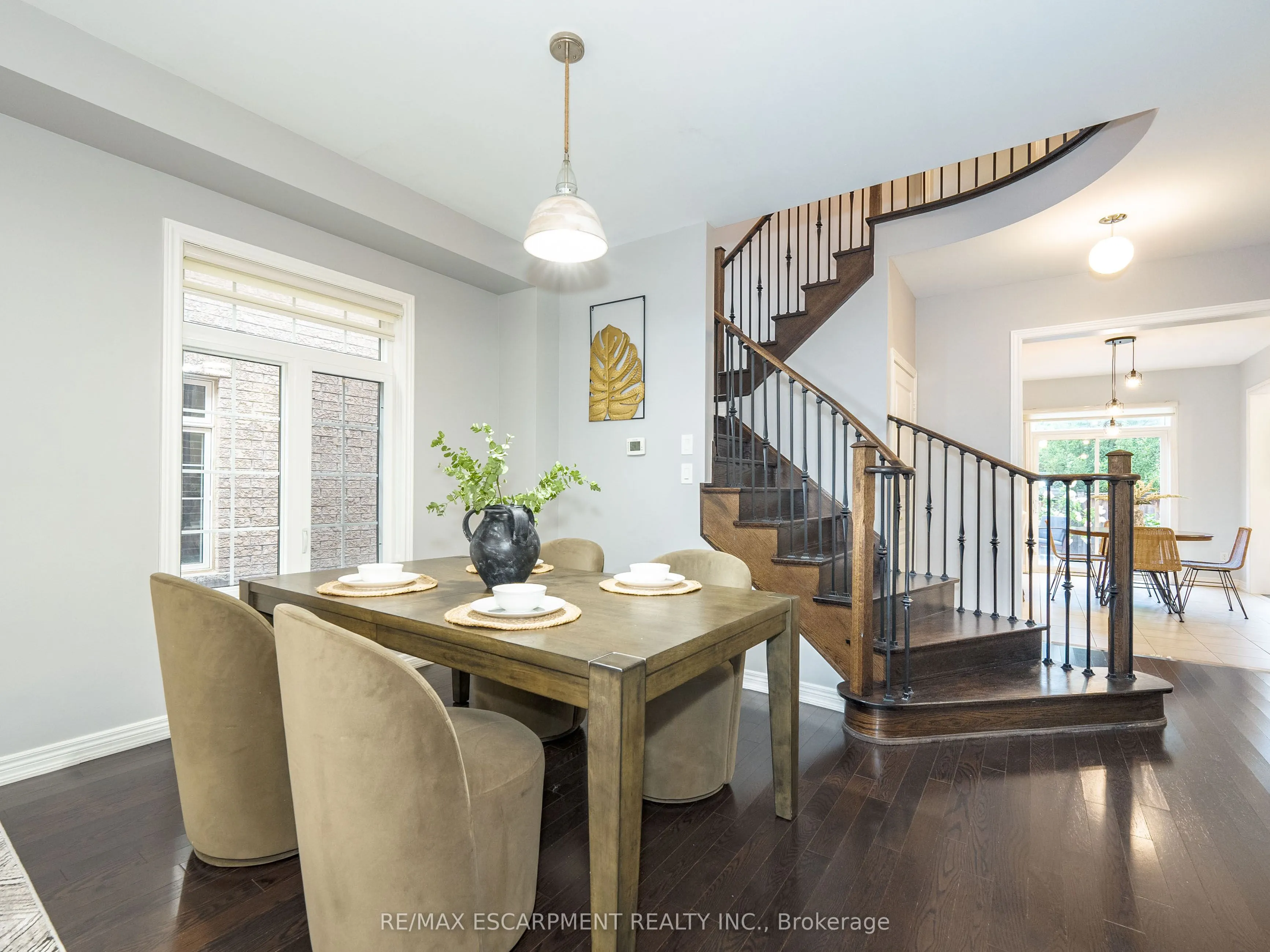 19 McKnight Avenue