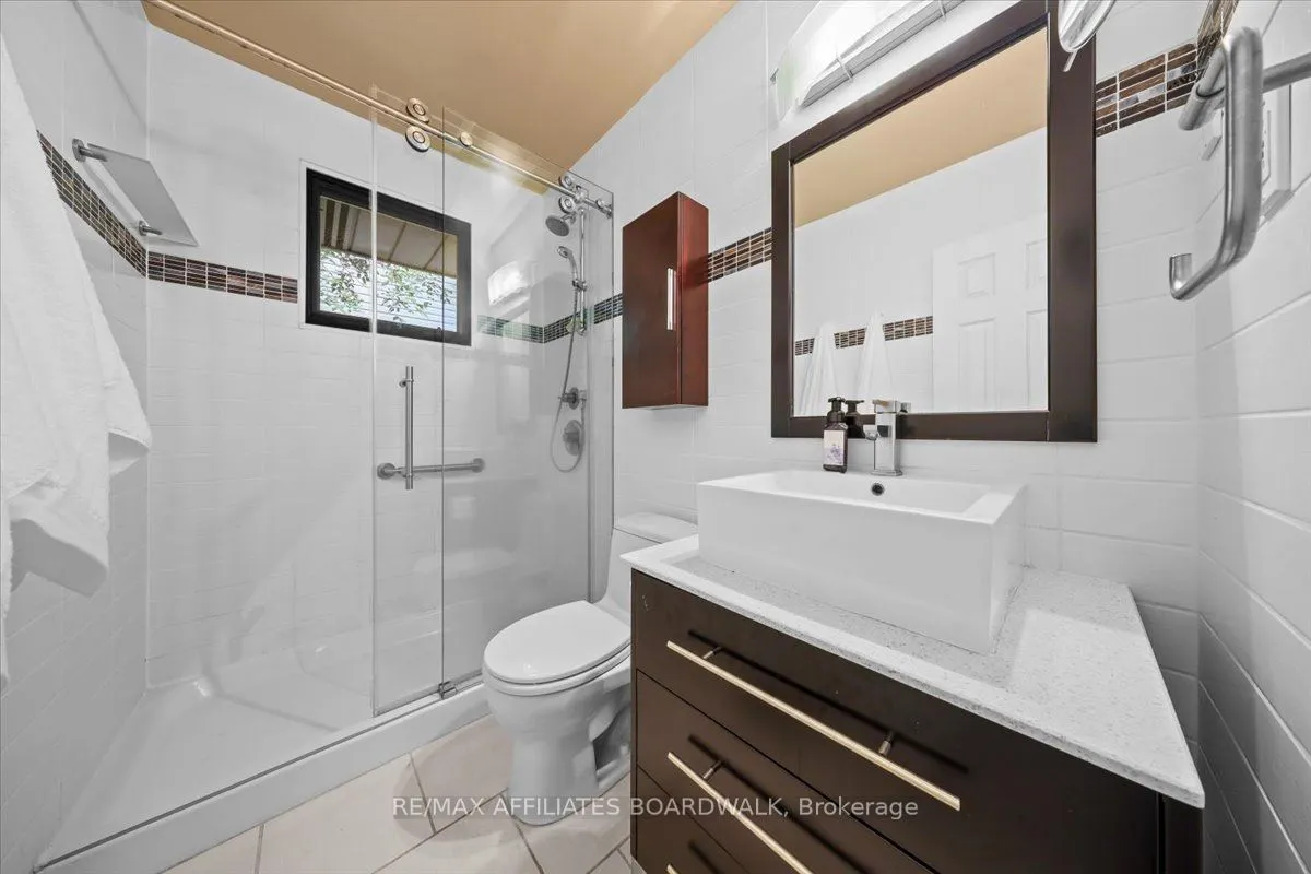 1211 Woodside Drive