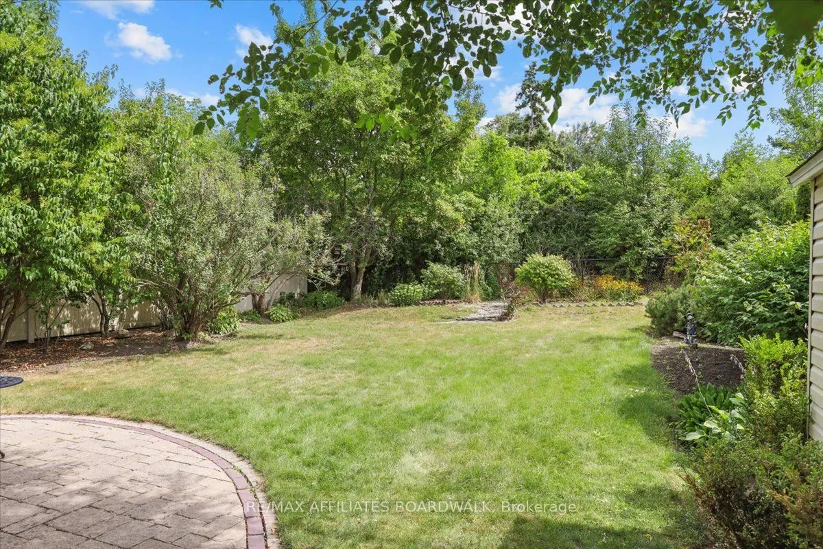 1211 Woodside Drive