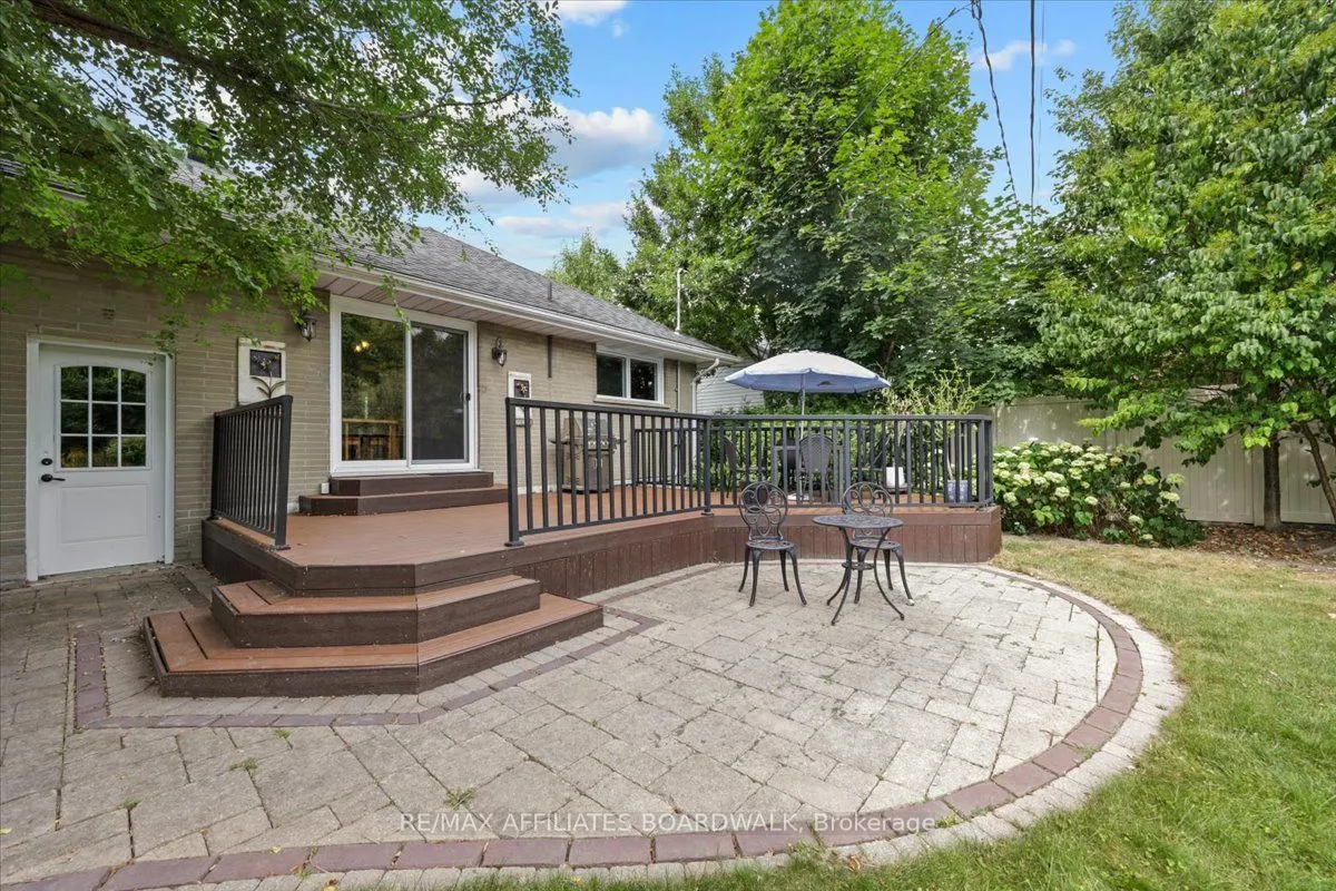 1211 Woodside Drive