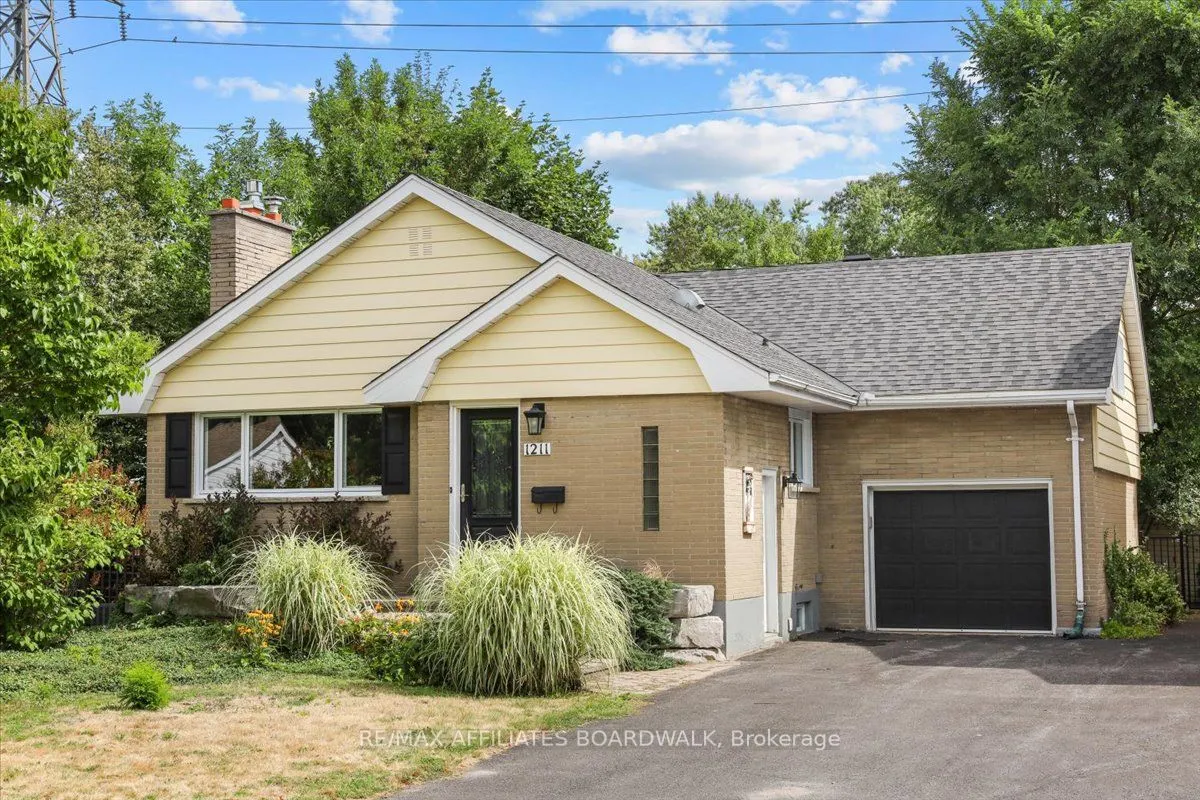 1211 Woodside Drive