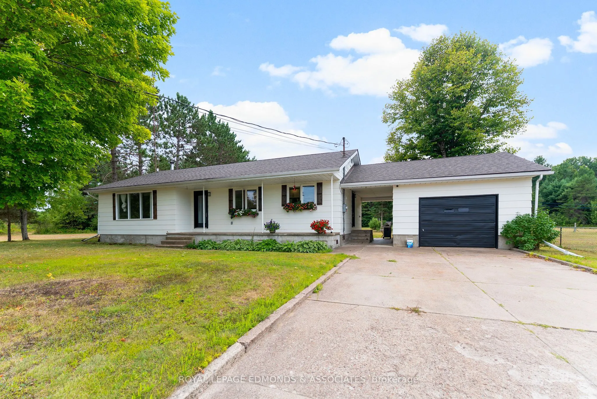 135 Uniacke Lane