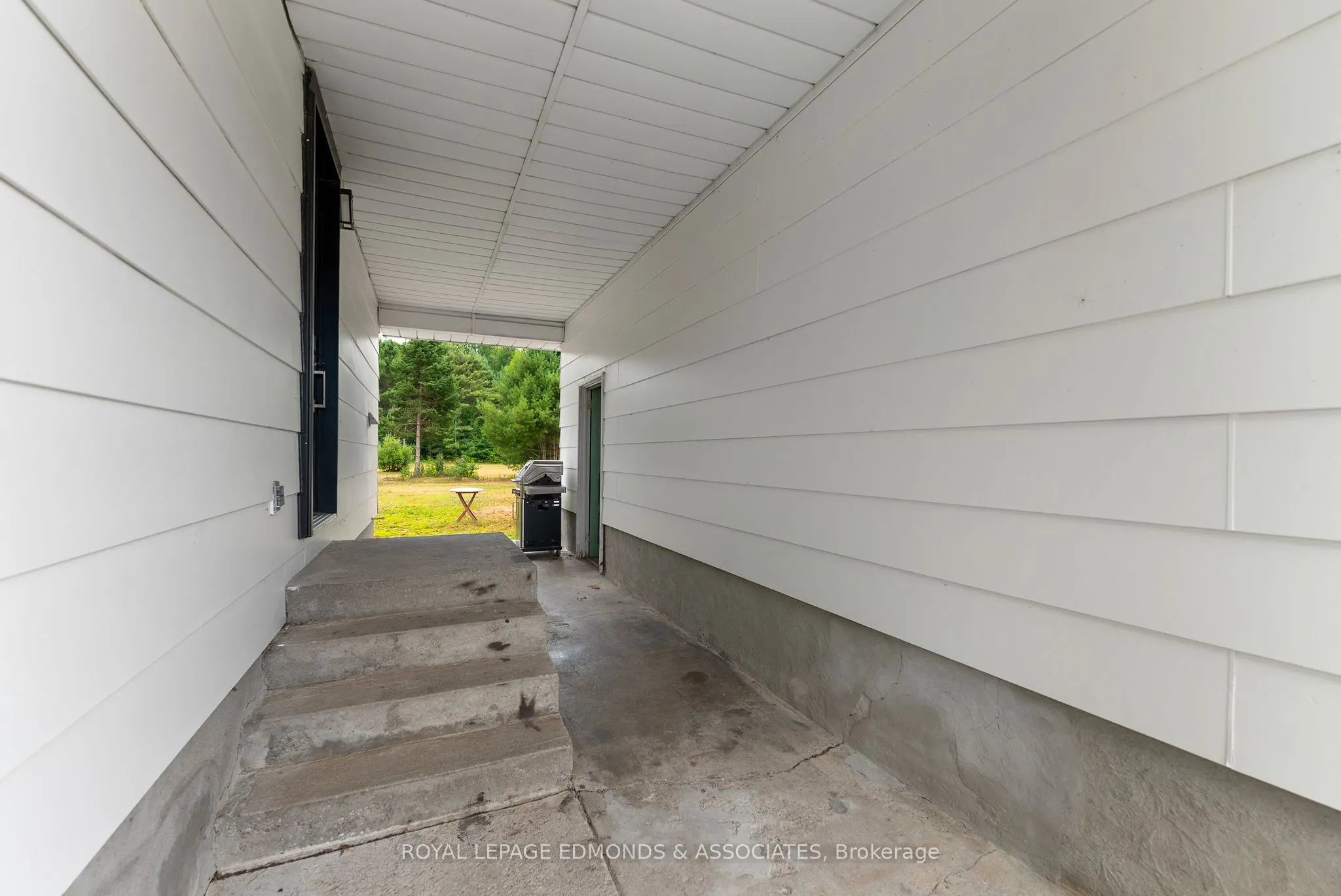 135 Uniacke Lane