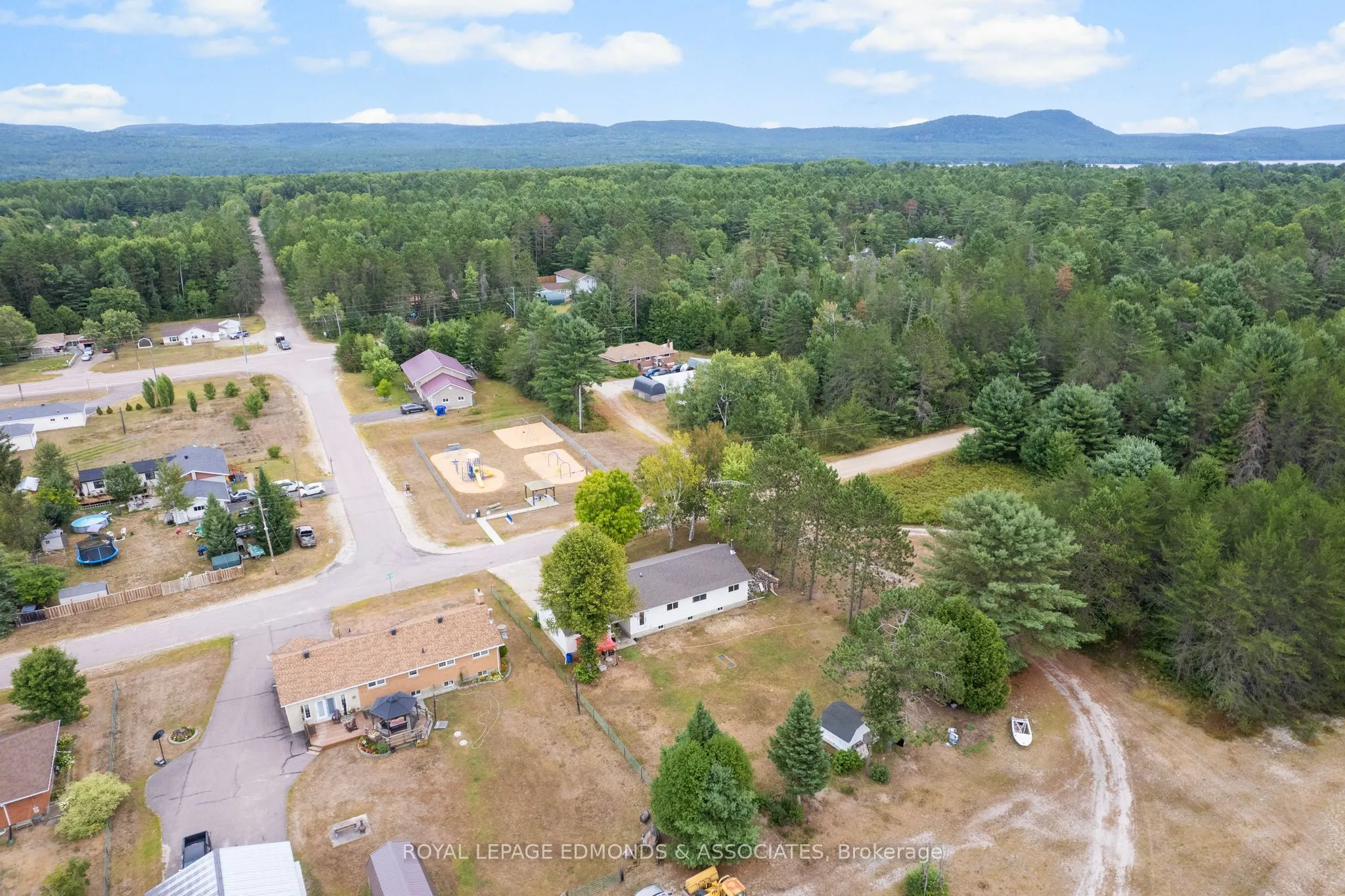 135 Uniacke Lane