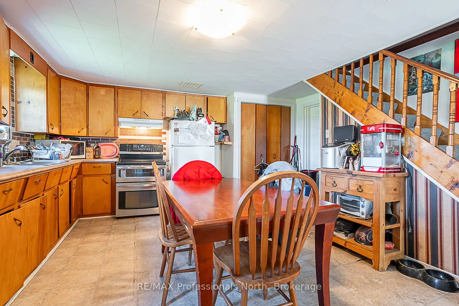 1063 RAVINE Road