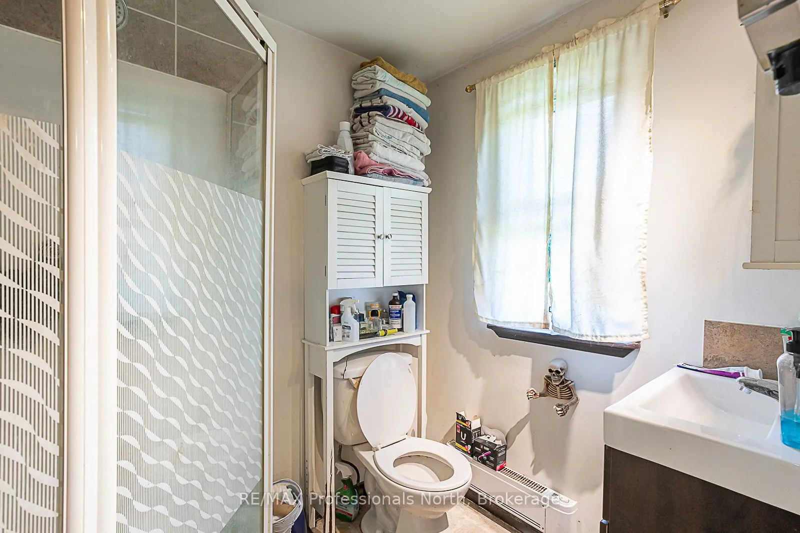 1063 RAVINE Road
