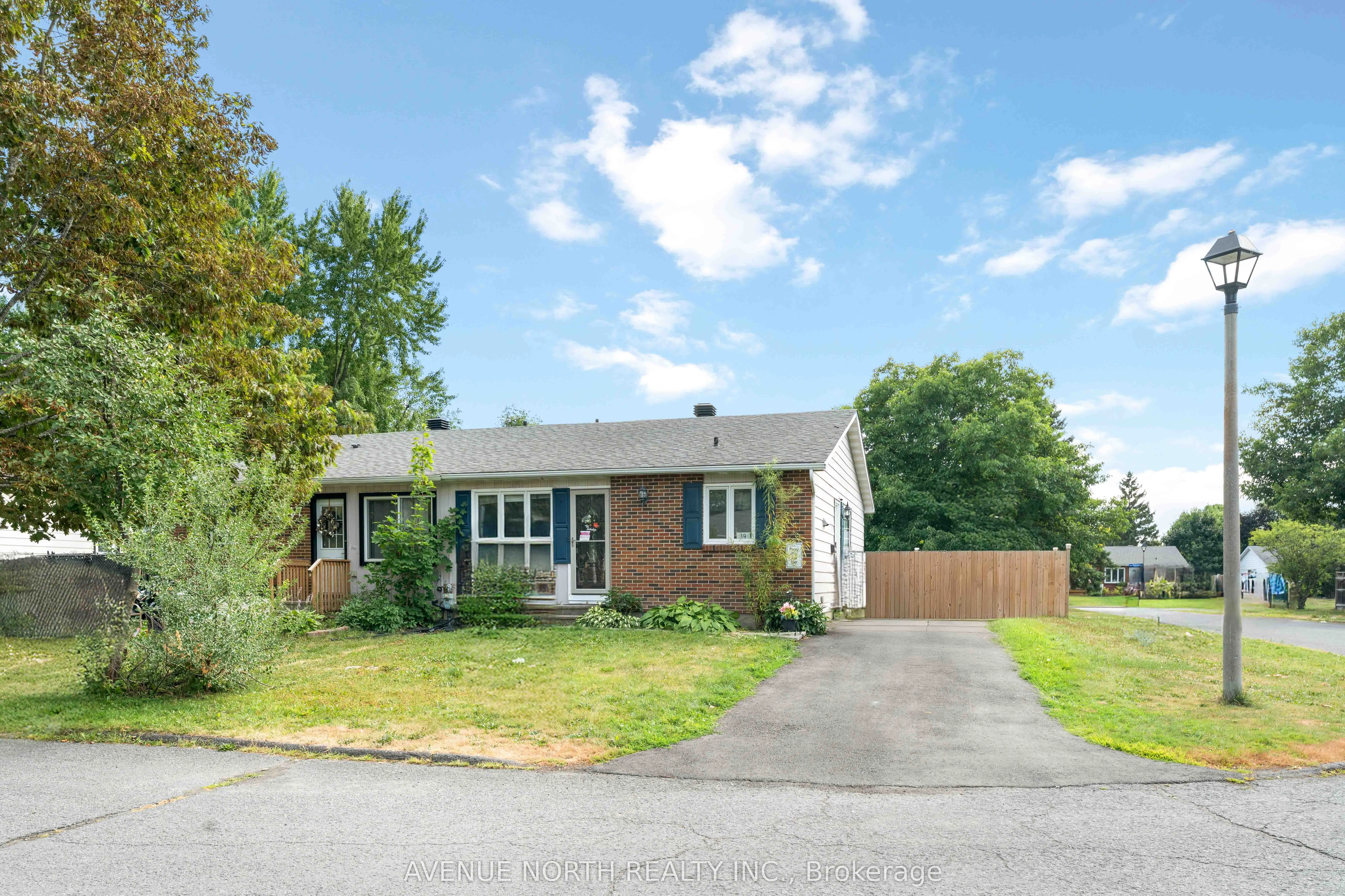 39 Ballantrae Way