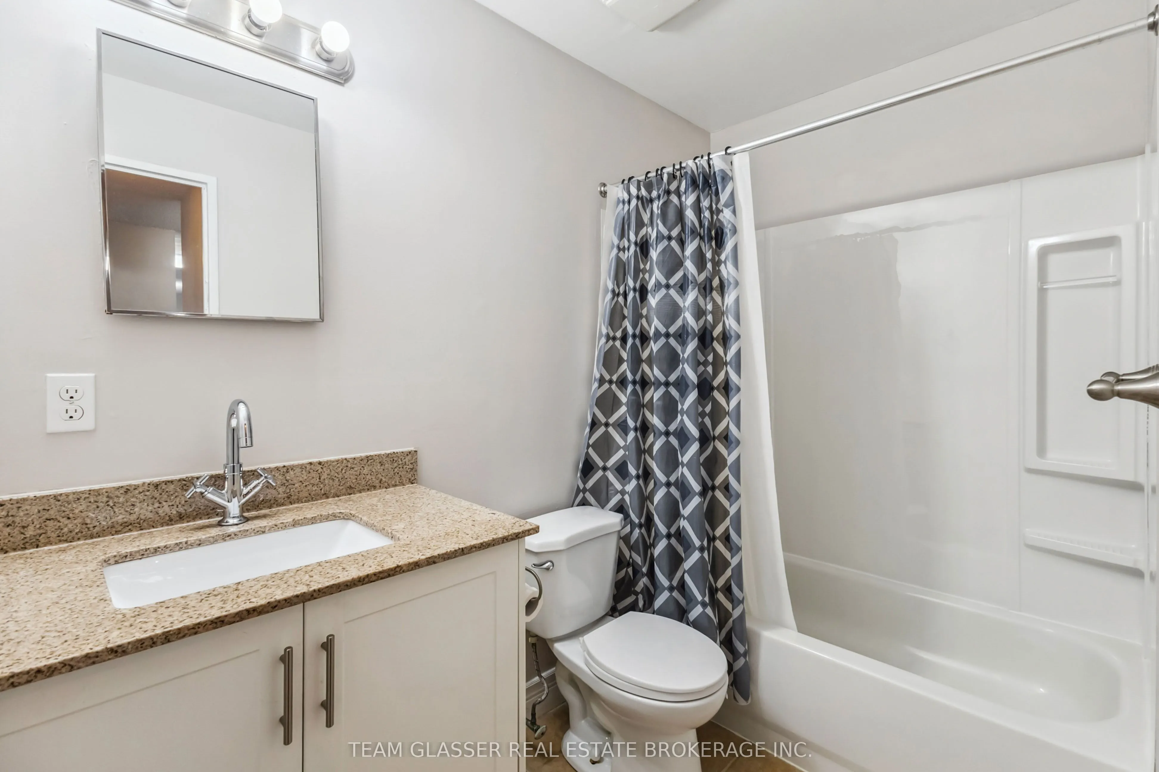 1590 Ernest Avenue, #201