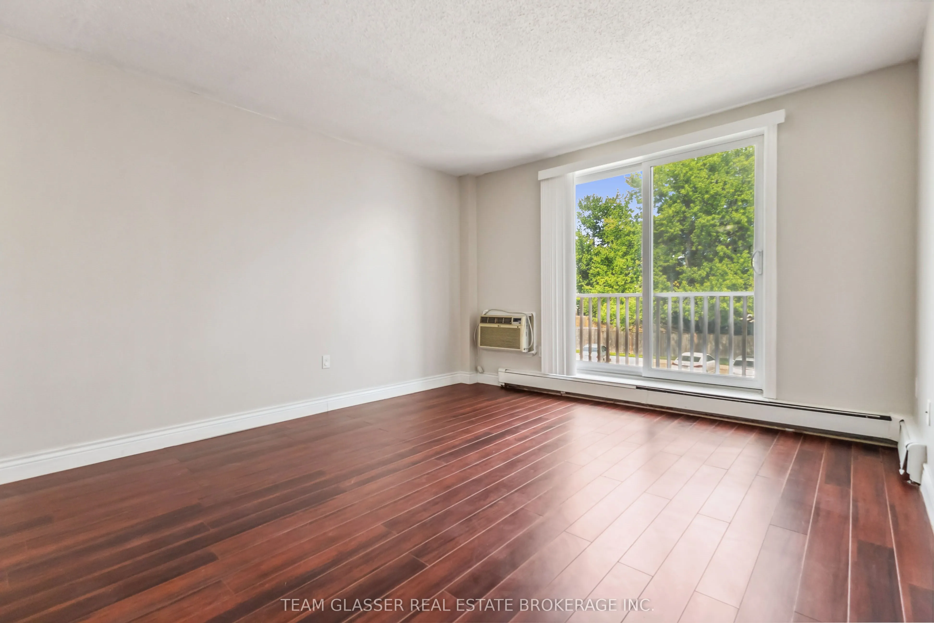 1590 Ernest Avenue, #201