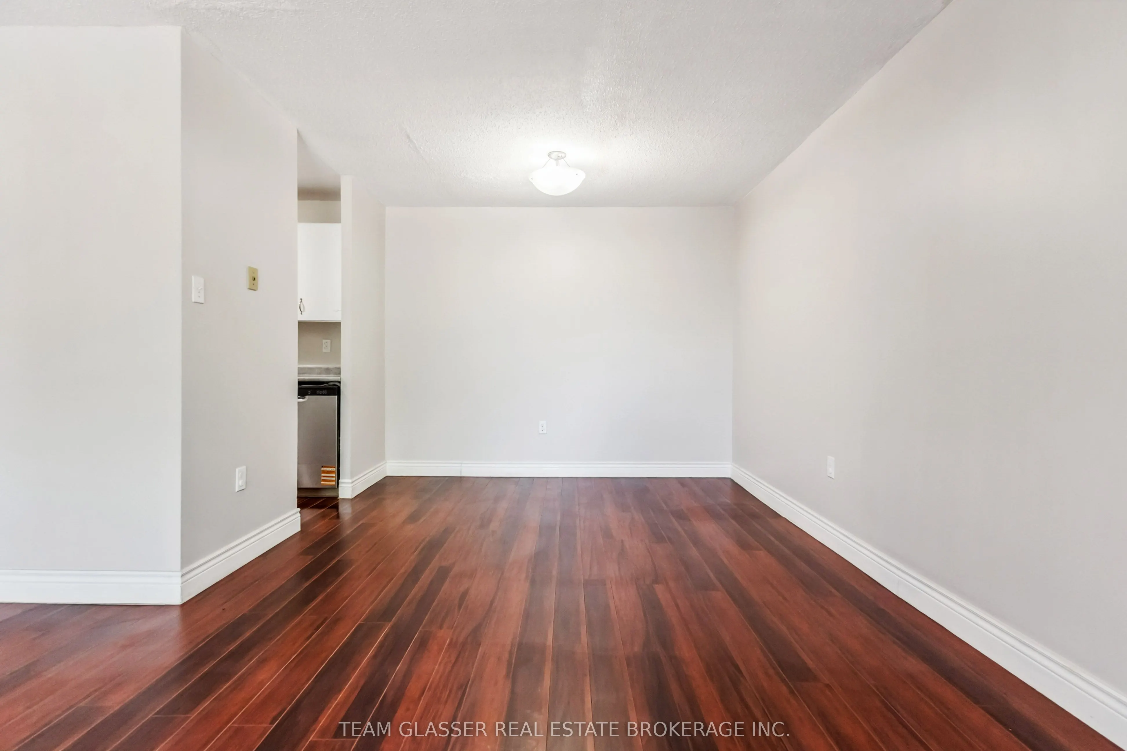 1590 Ernest Avenue, #201