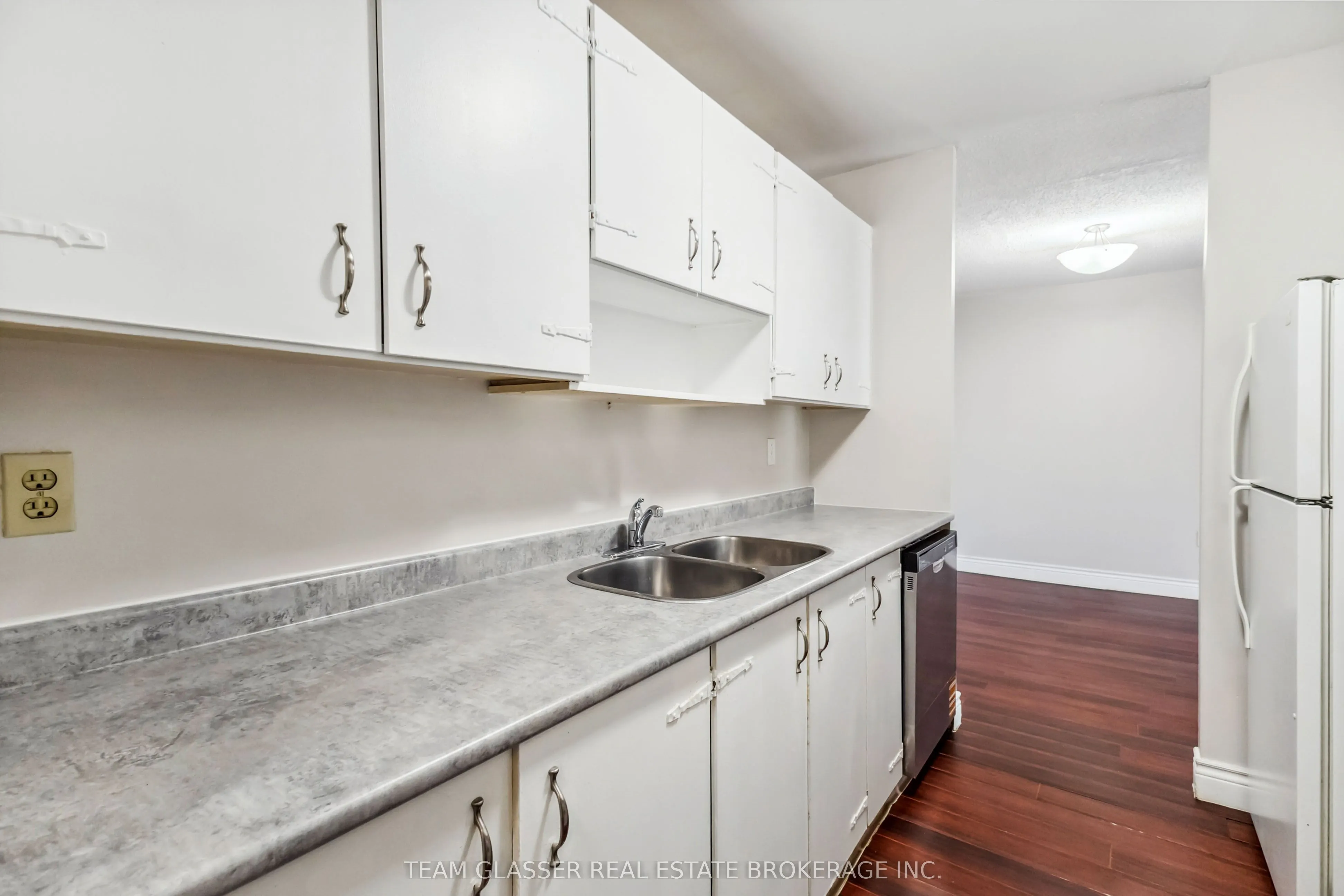 1590 Ernest Avenue, #201