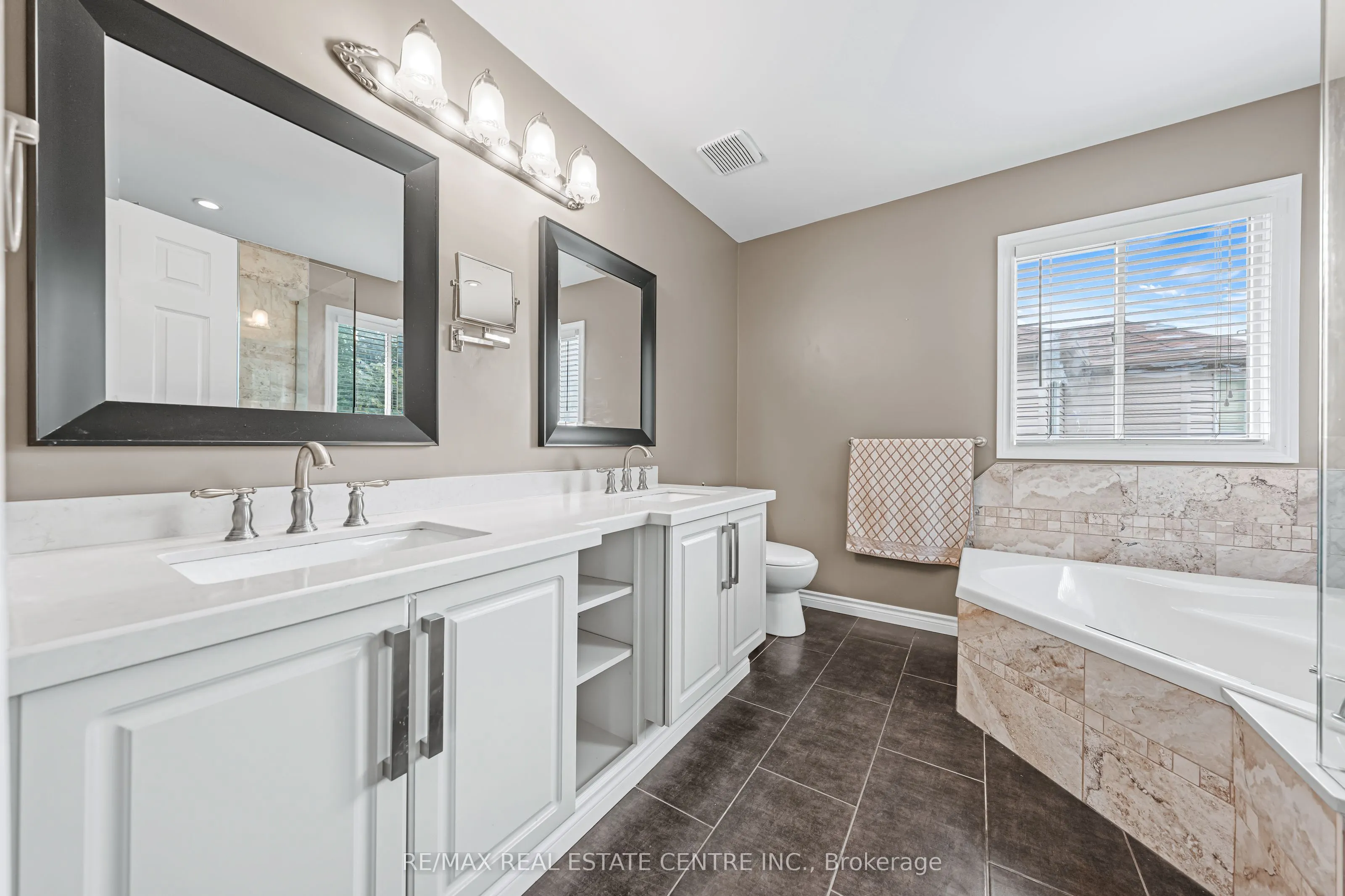 163 GLENVALLEY Drive