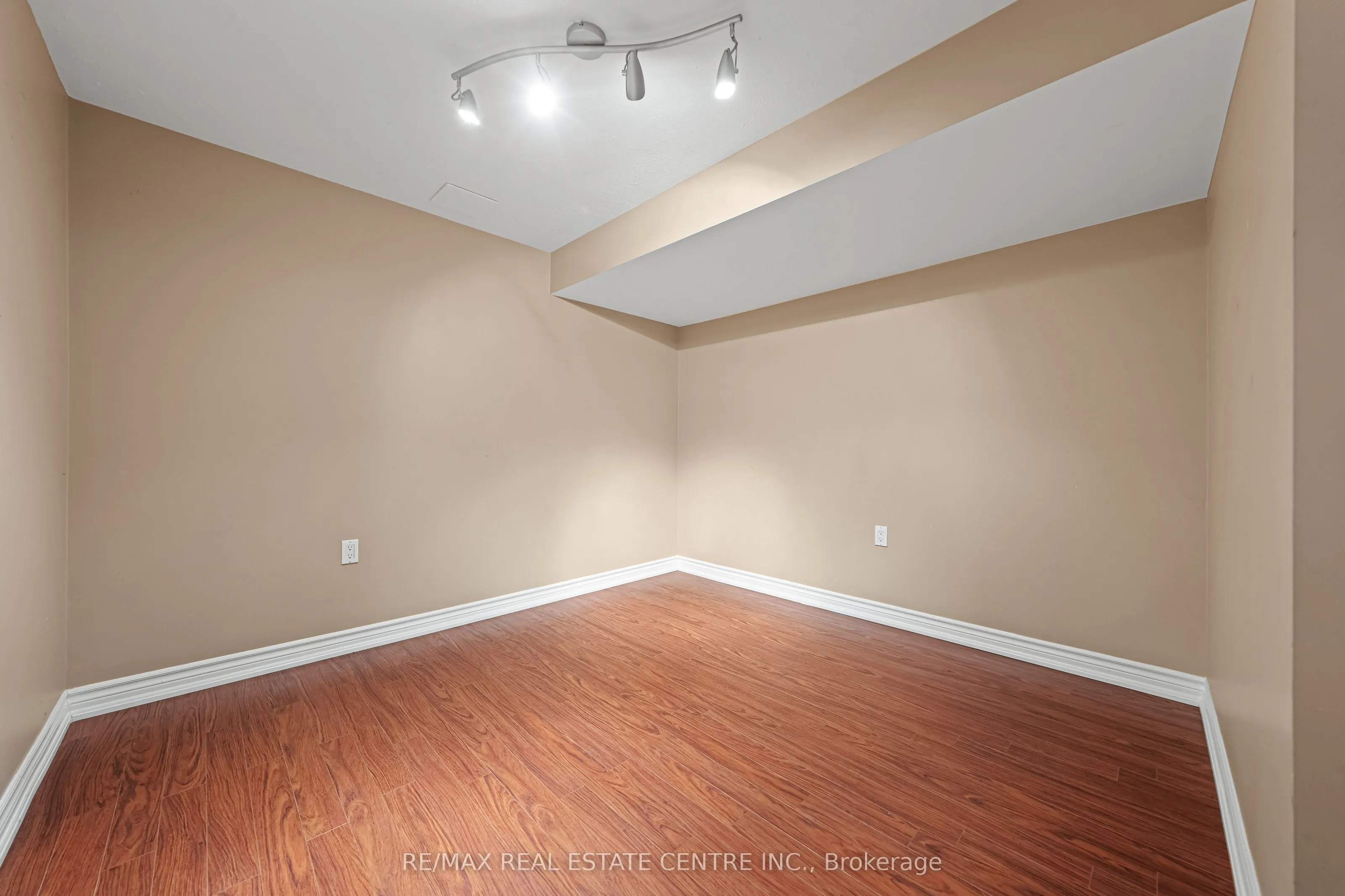 163 GLENVALLEY Drive
