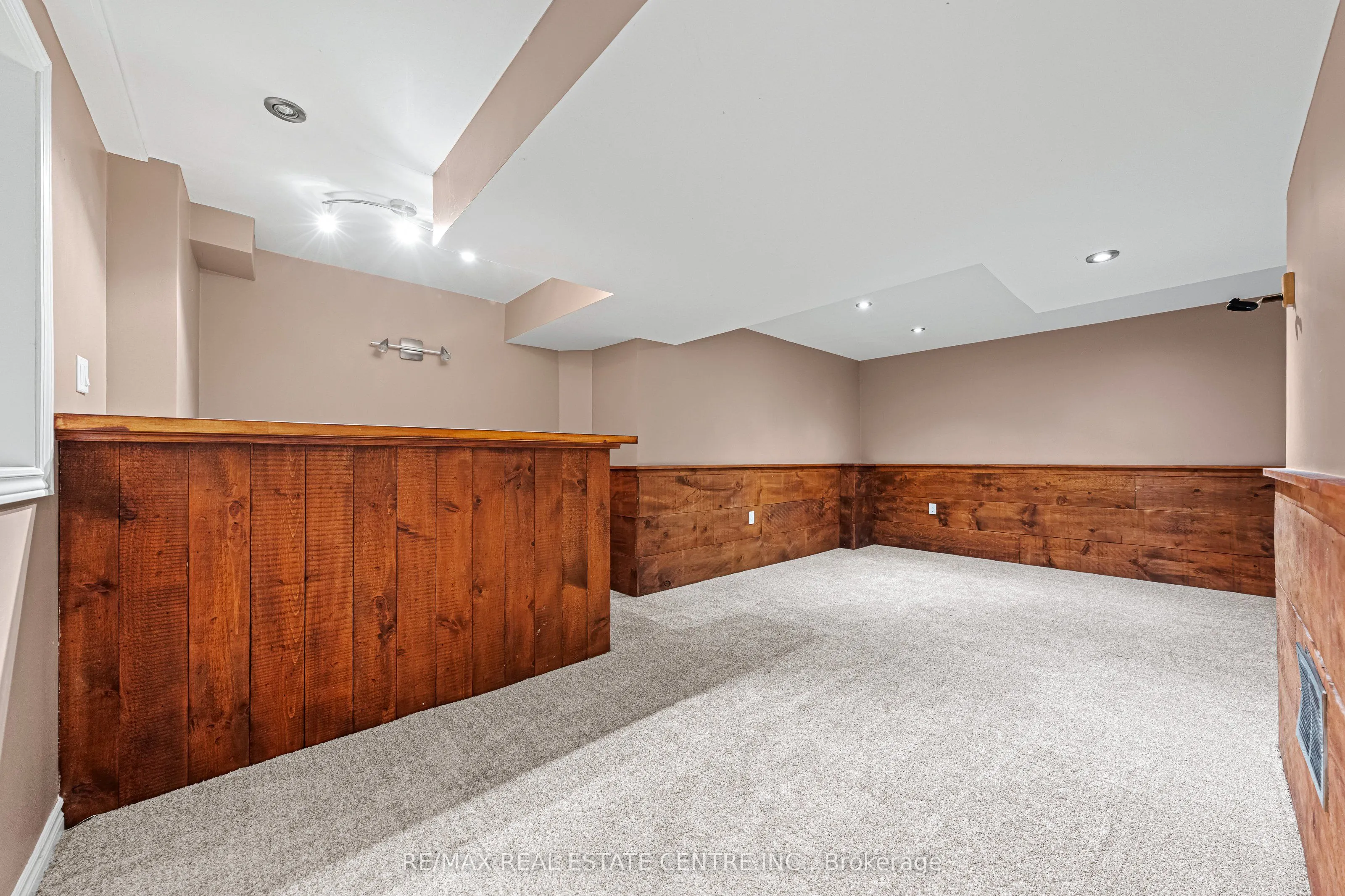 163 GLENVALLEY Drive