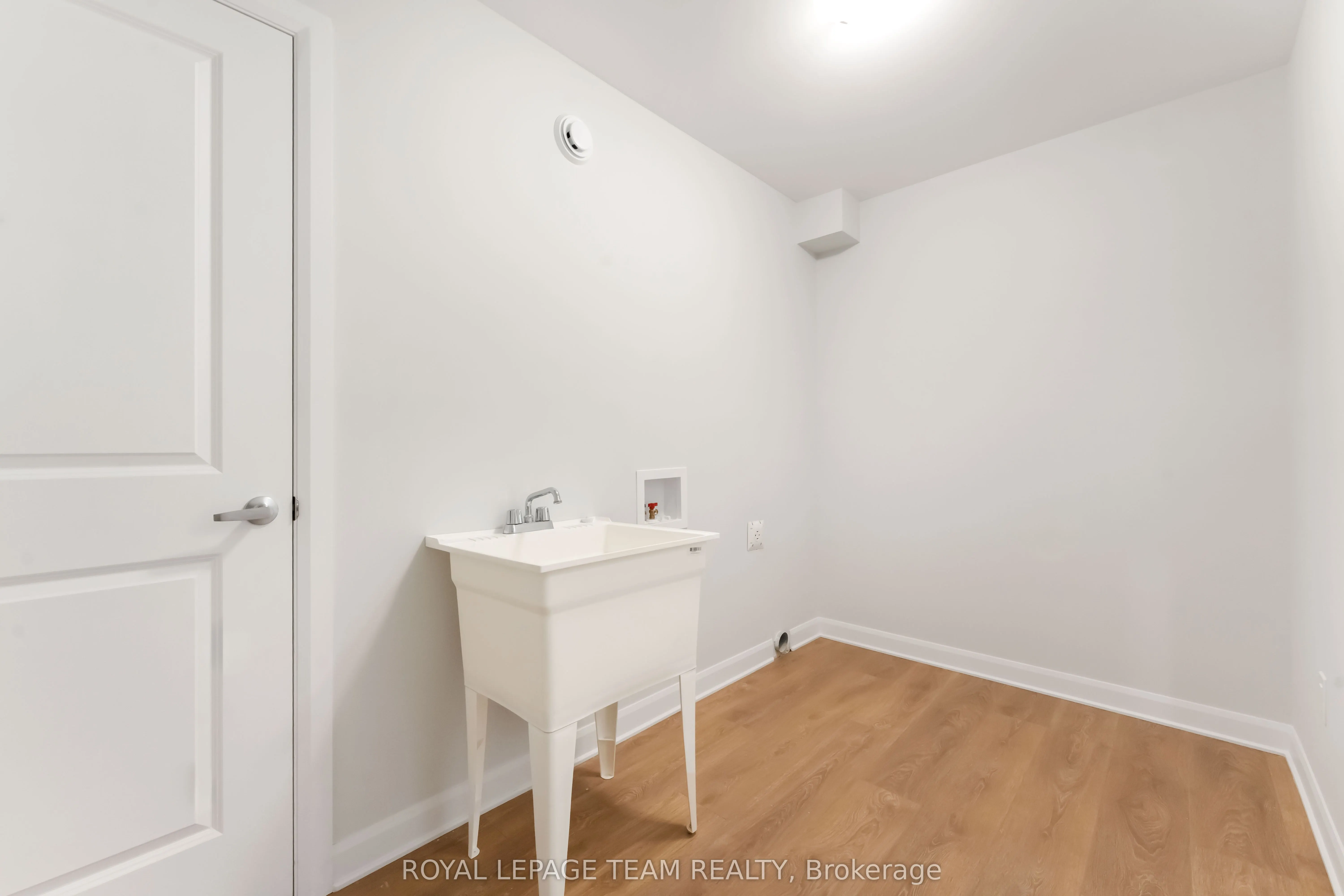 508 Woodlily Private