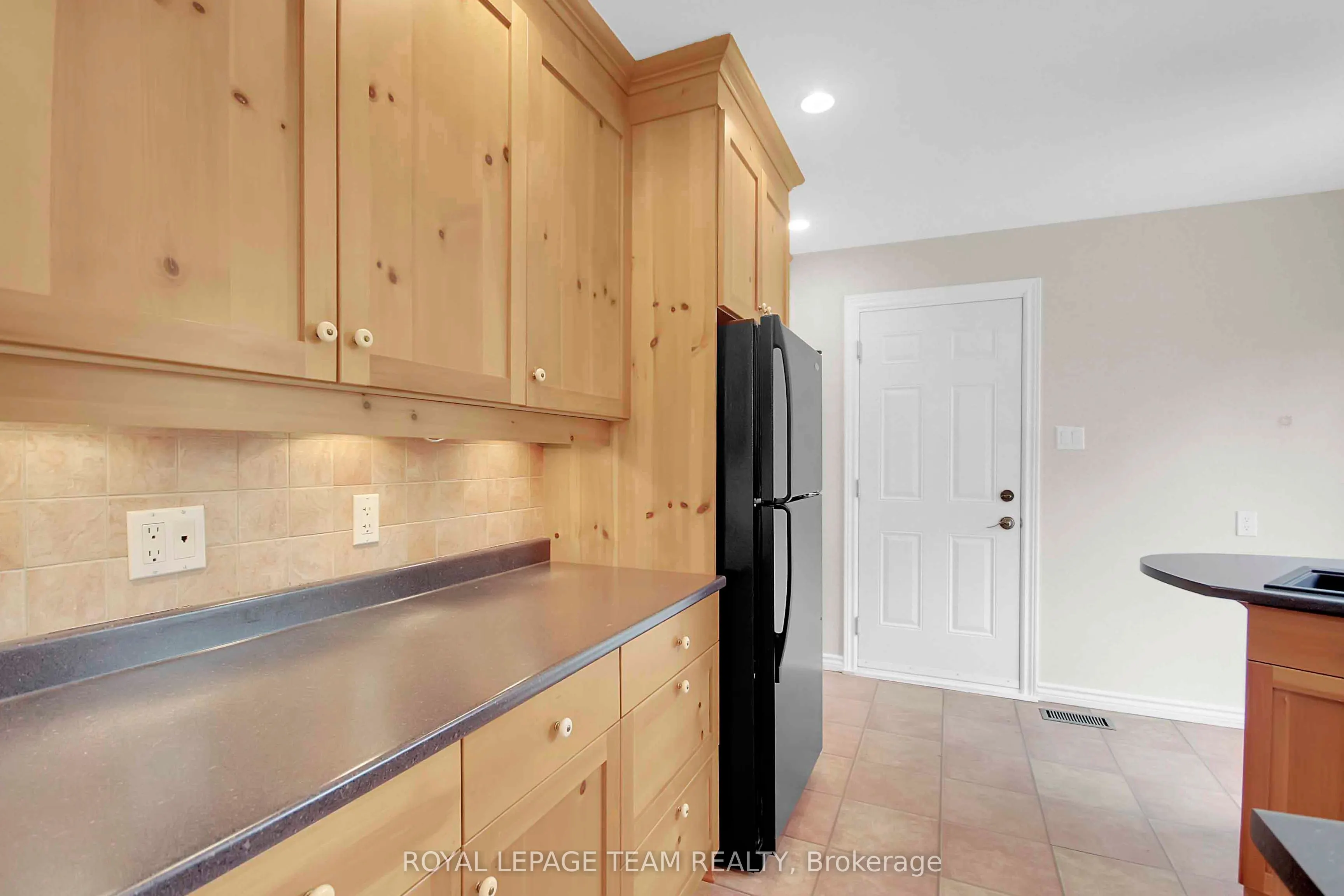 26 Jackson Court, #26