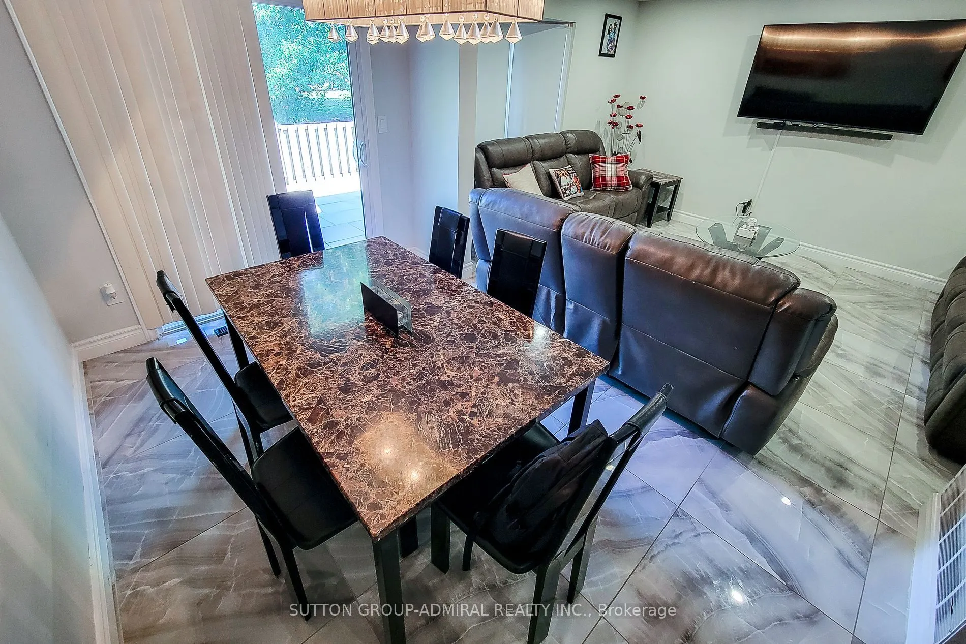 2 Royalwood Court, #52
