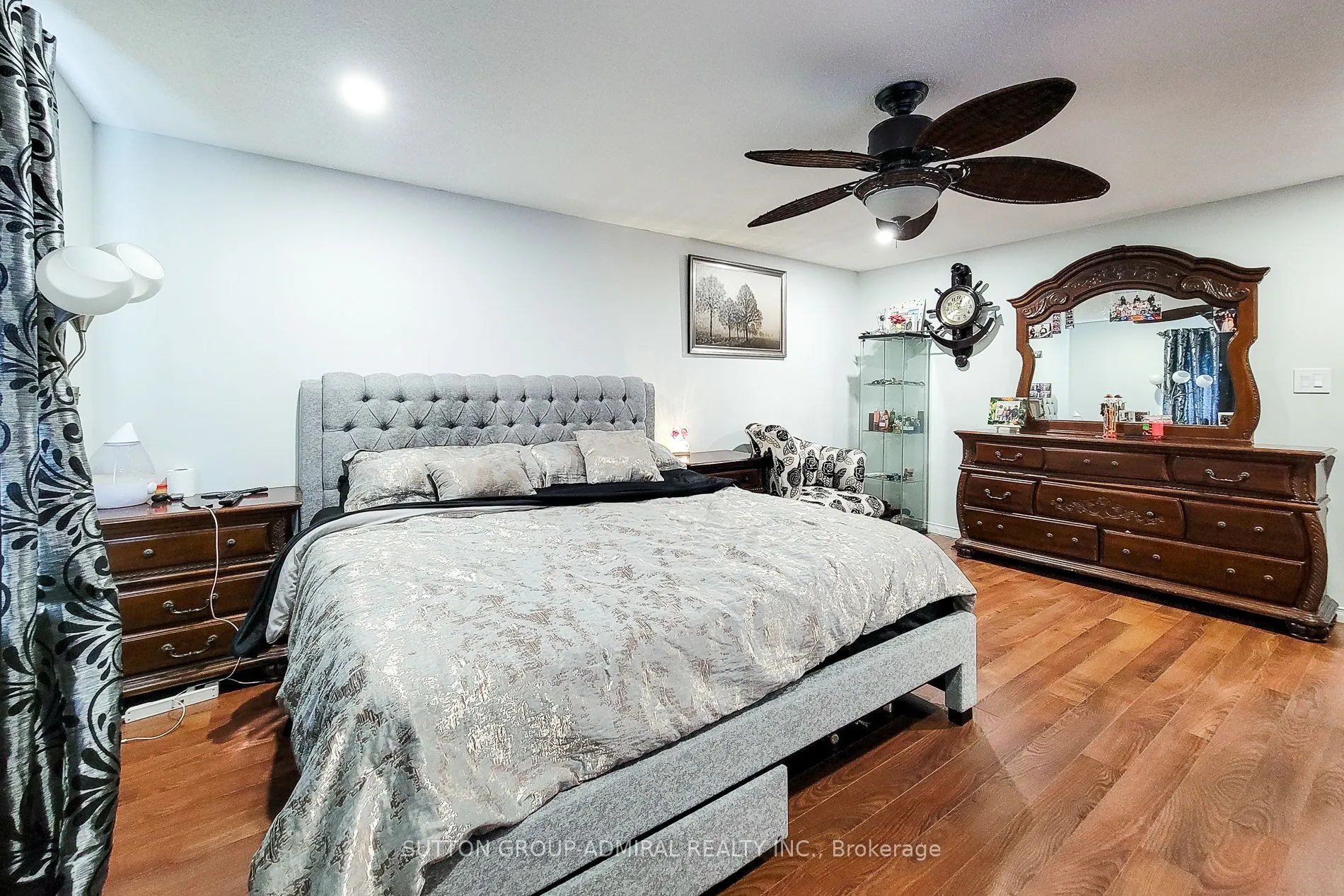 2 Royalwood Court, #52
