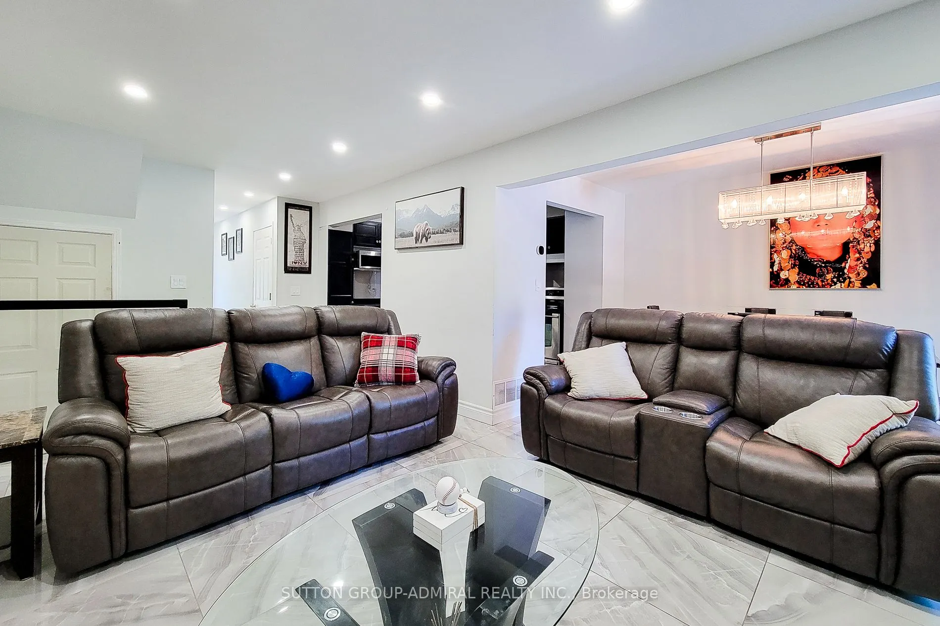 2 Royalwood Court, #52