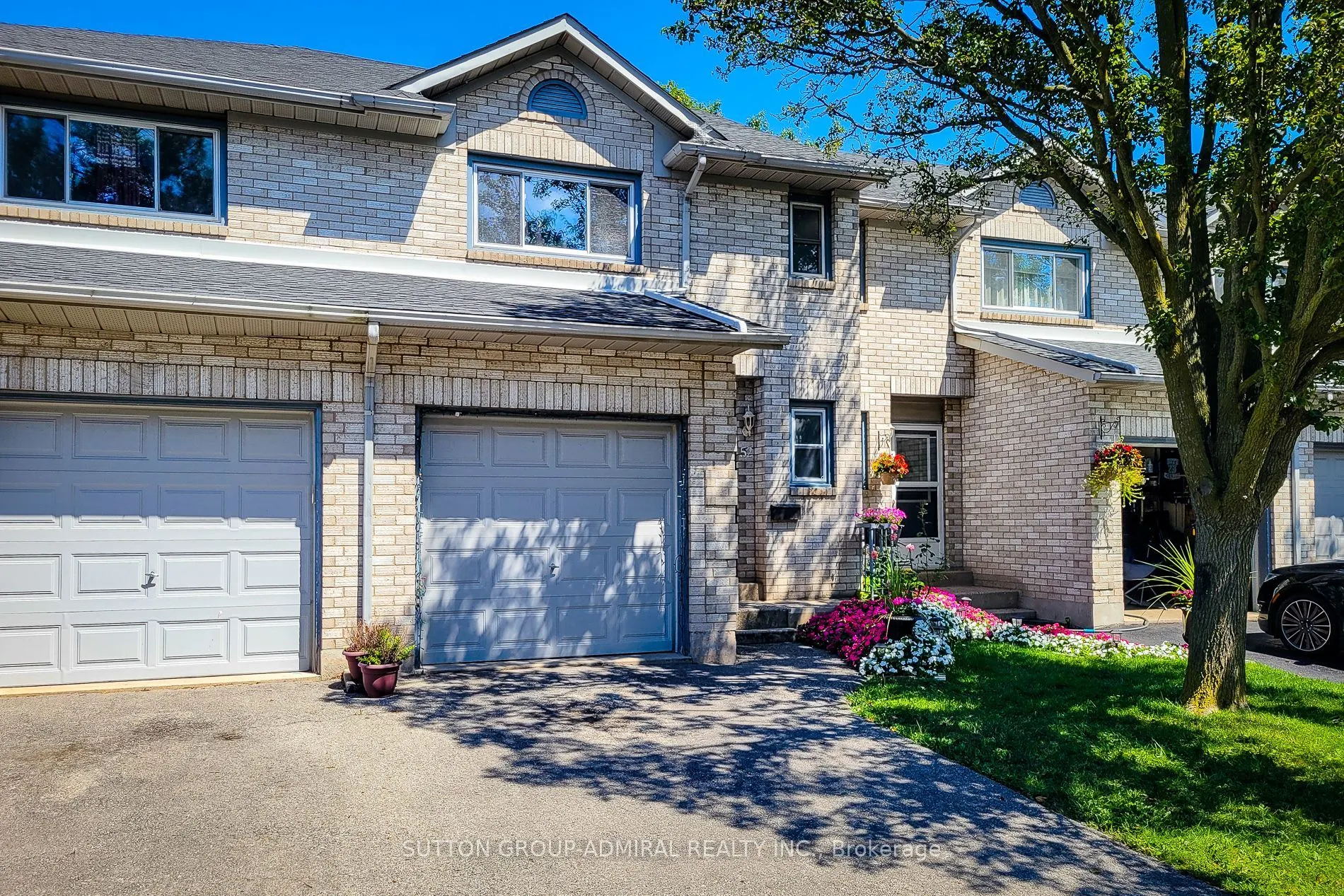2 Royalwood Court, #52