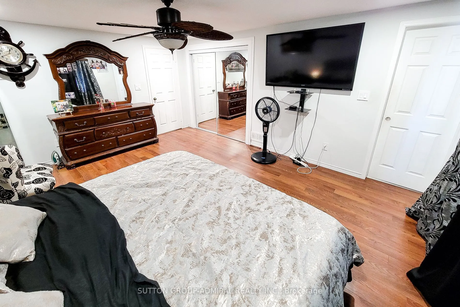 2 Royalwood Court, #52