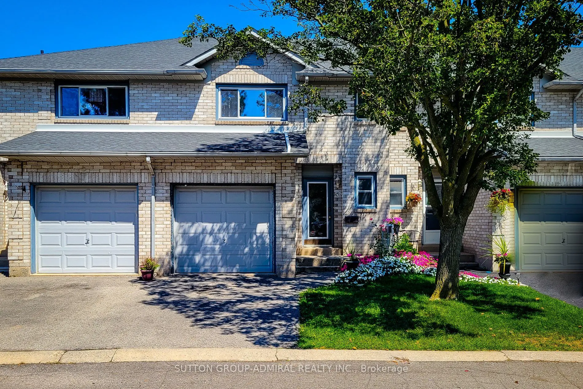 2 Royalwood Court, #52