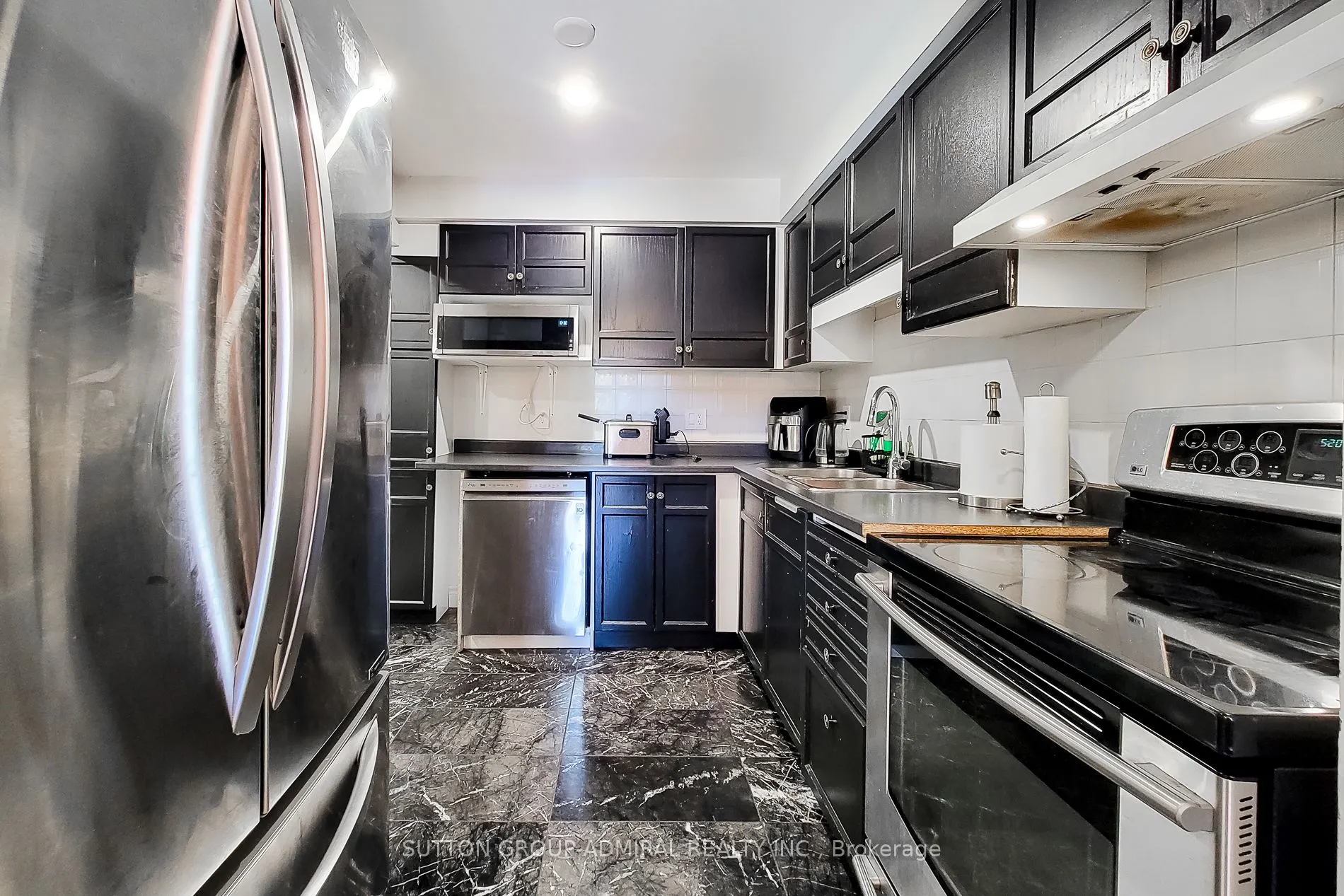 2 Royalwood Court, #52