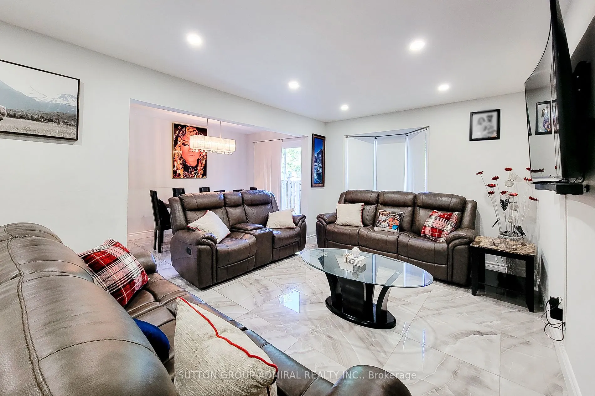 2 Royalwood Court, #52