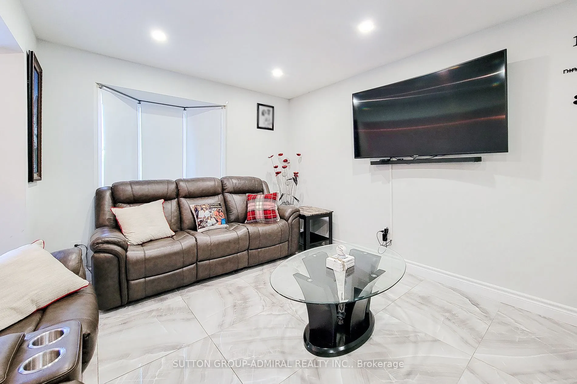 2 Royalwood Court, #52