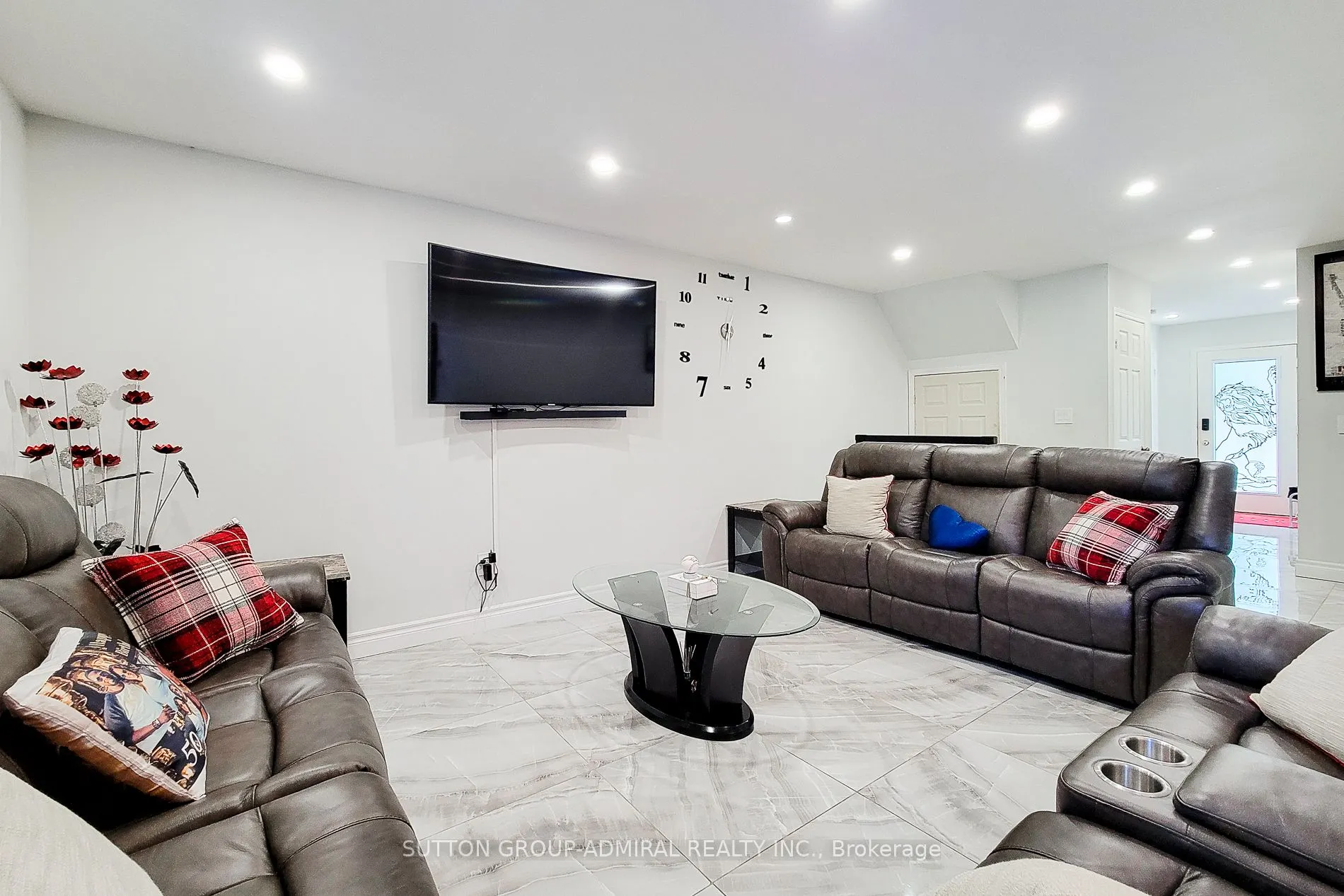2 Royalwood Court, #52