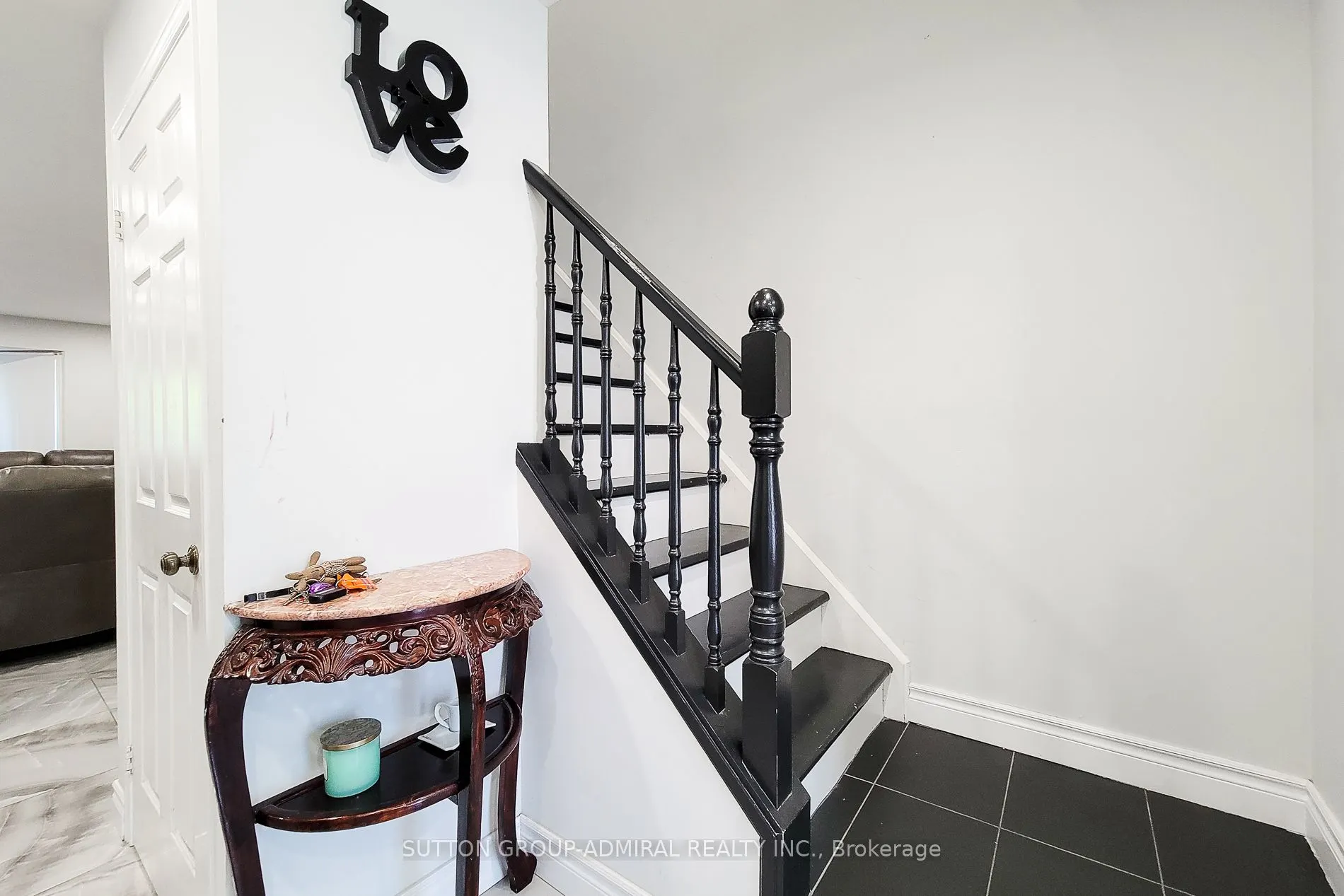 2 Royalwood Court, #52