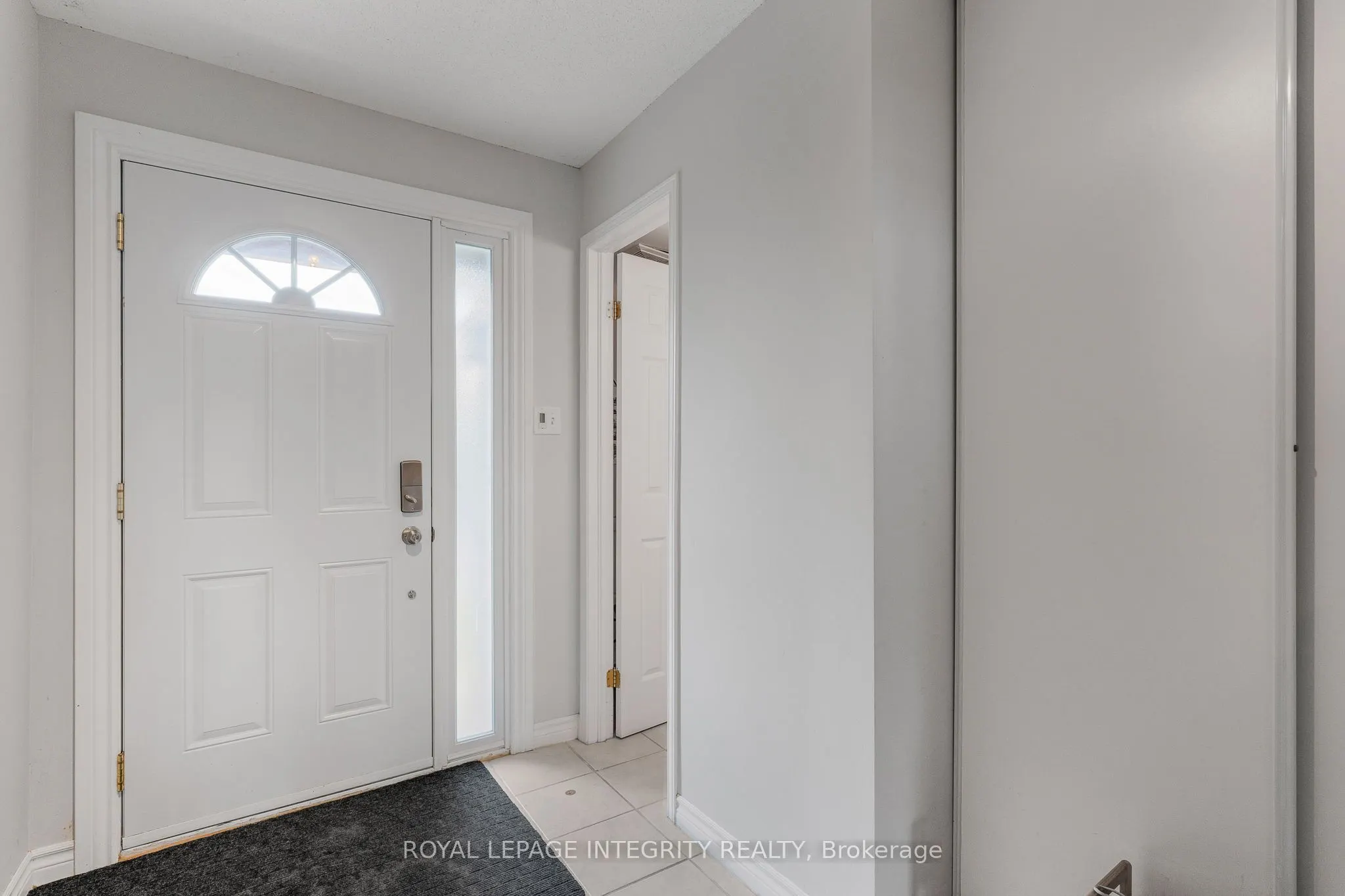 111 Arcola Private