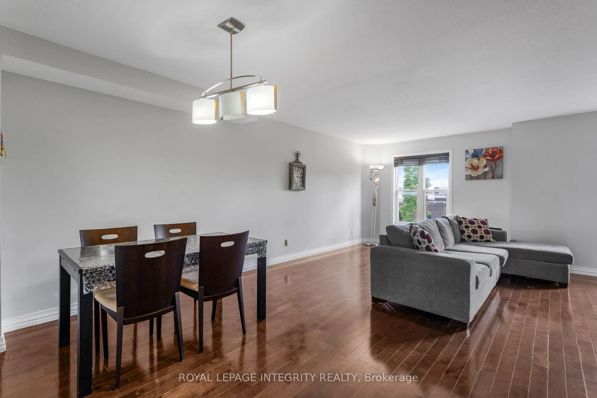 111 Arcola Private