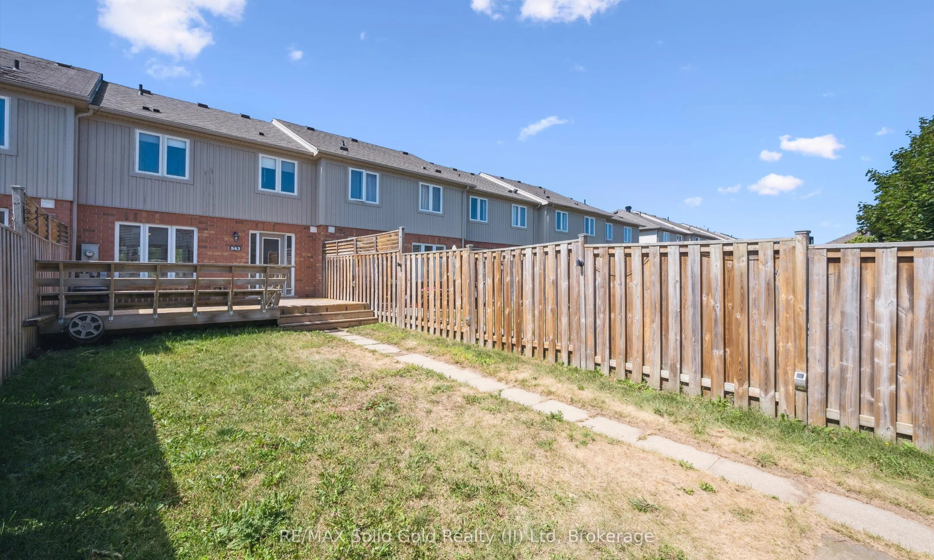 543 Victoria Road N