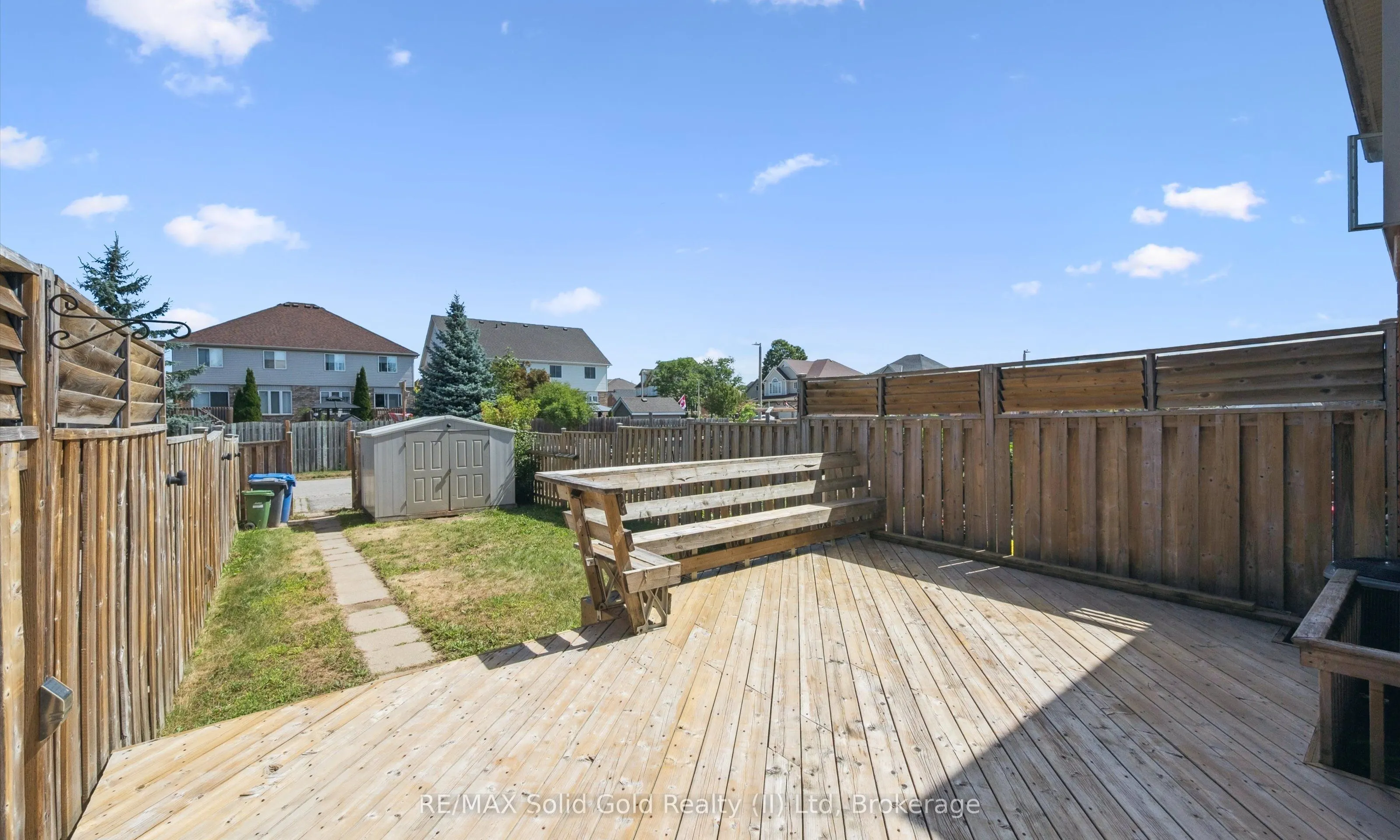 543 Victoria Road N
