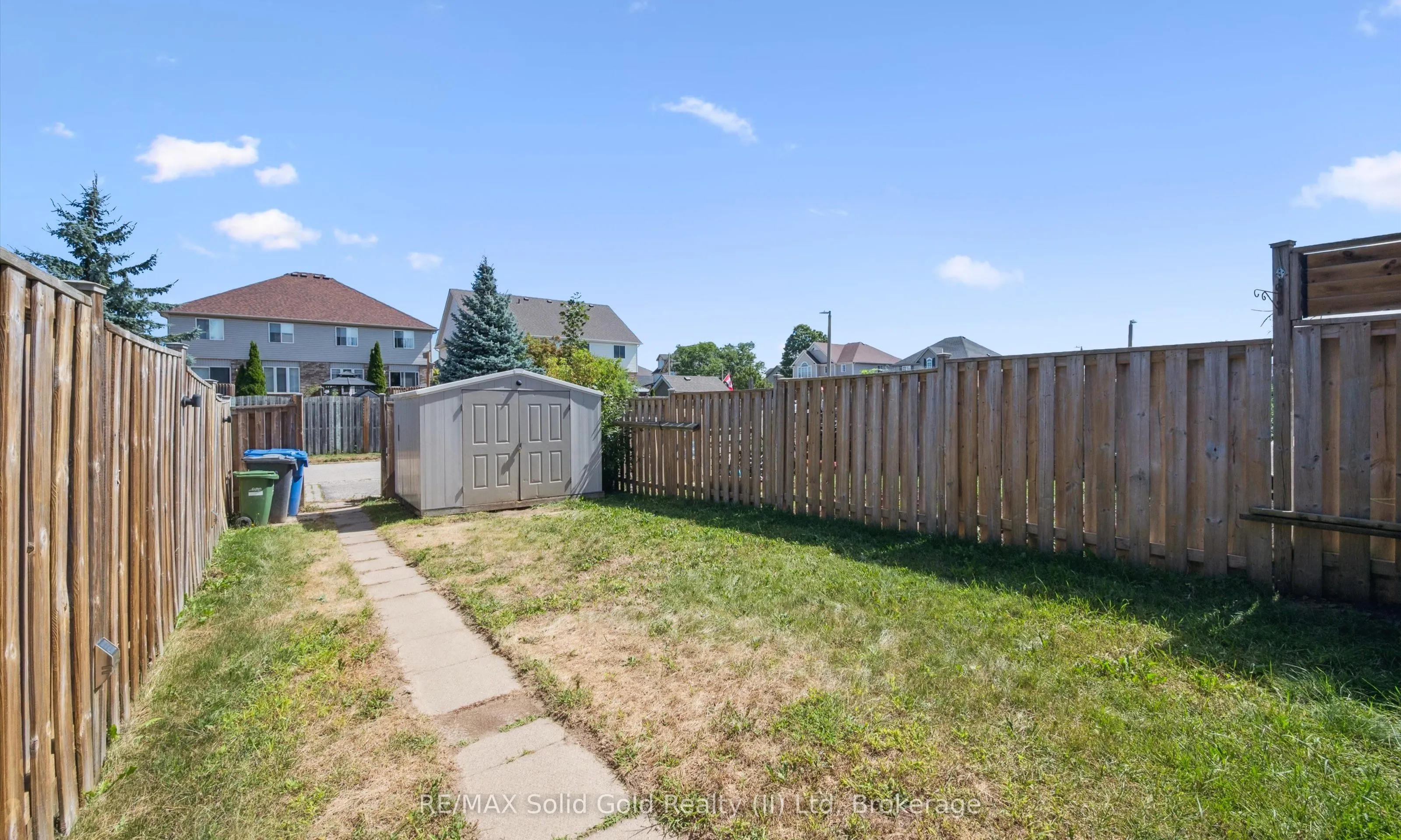 543 Victoria Road N