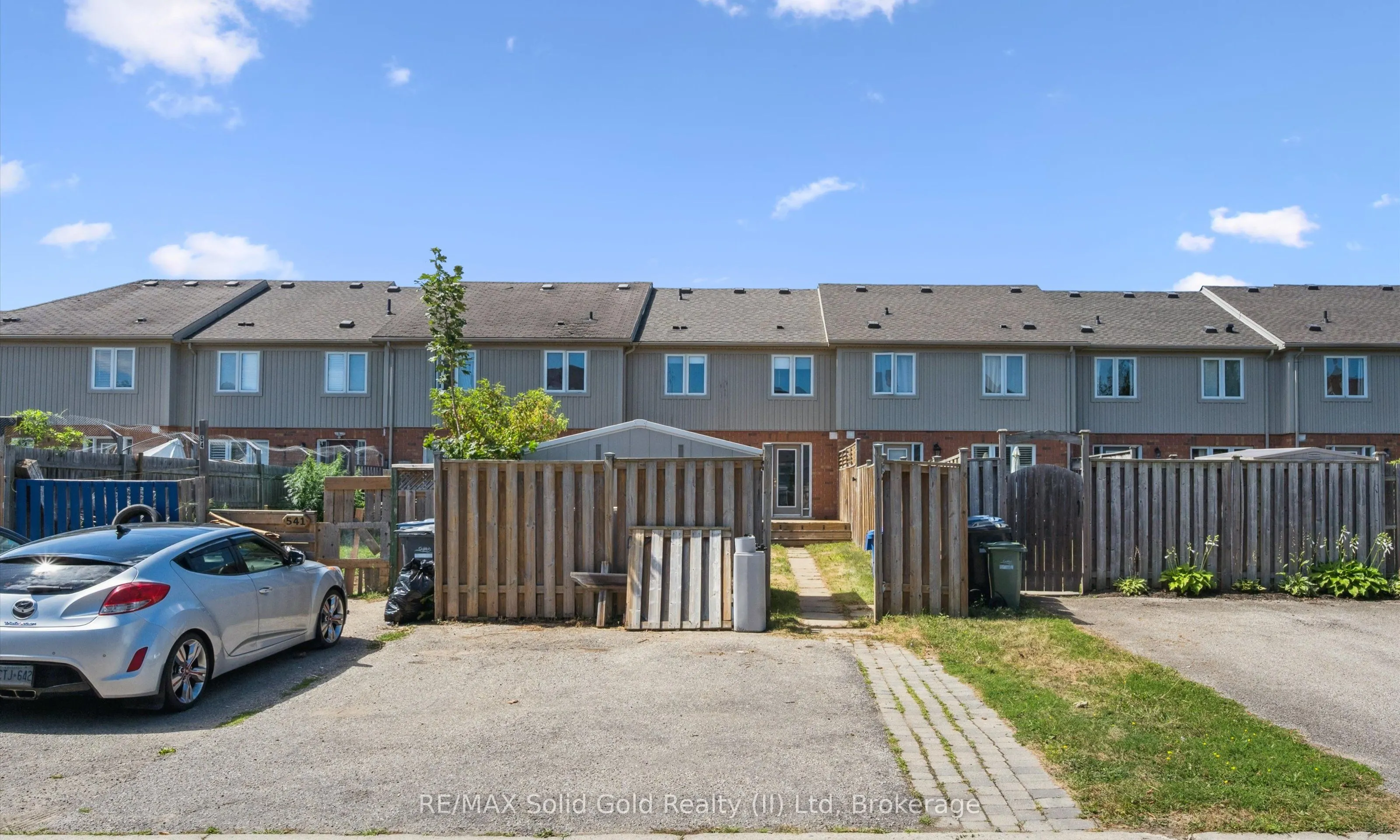 543 Victoria Road N