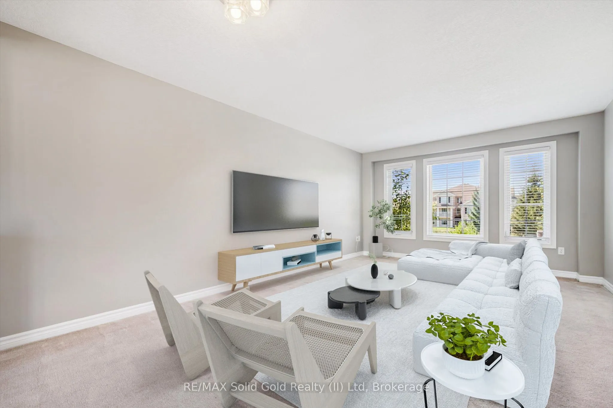 543 Victoria Road N