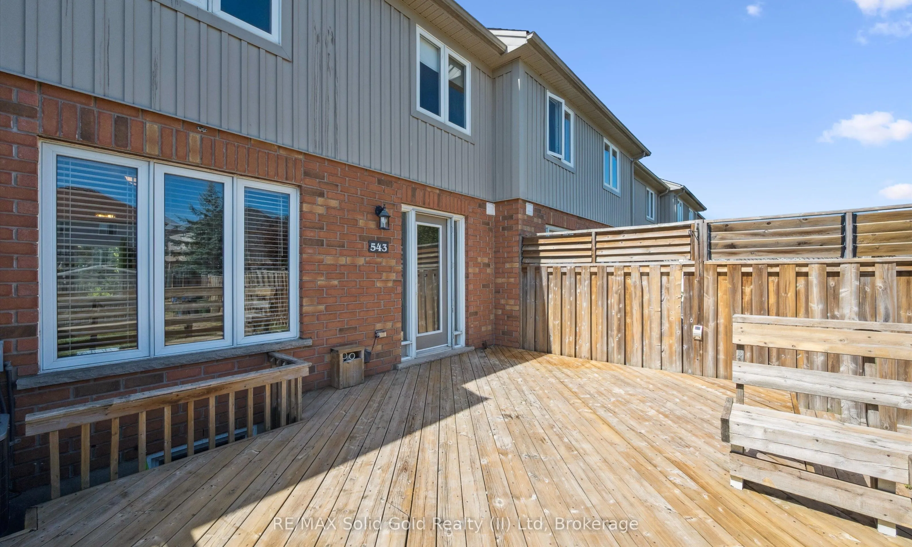 543 Victoria Road N